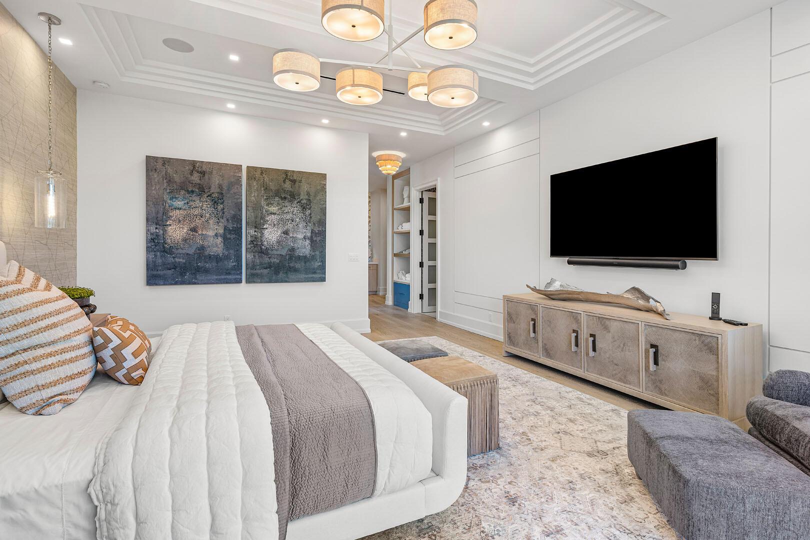 ROYAL PALM YACHT & COUNTRY CLUB - Residential