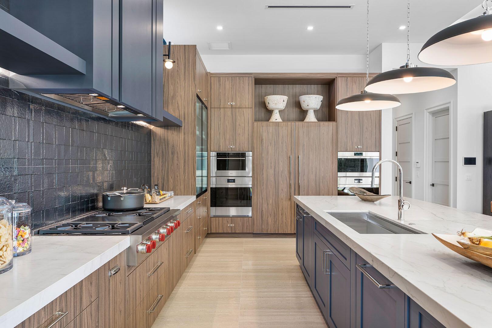ROYAL PALM YACHT & COUNTRY CLUB - Residential