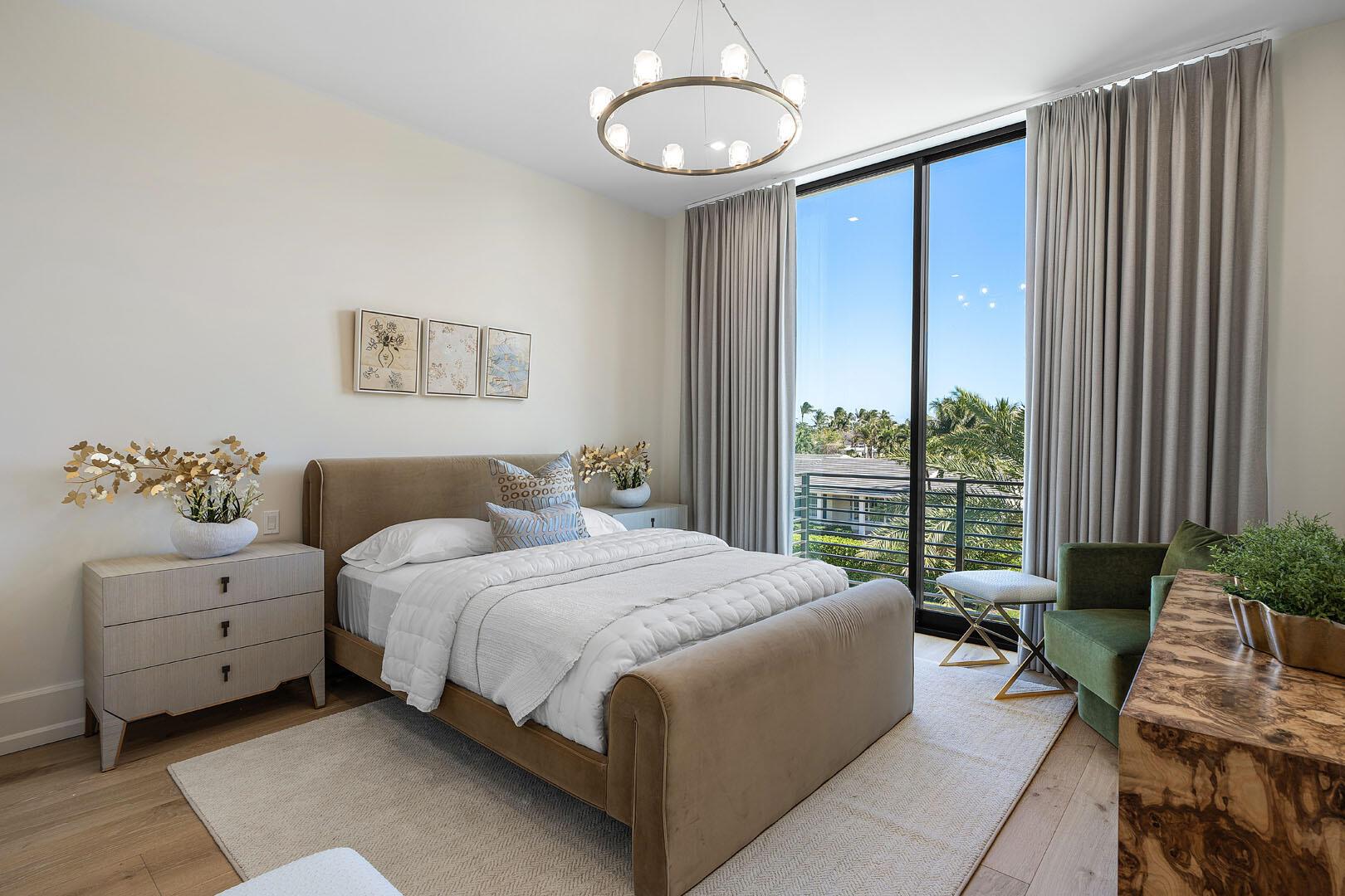 ROYAL PALM YACHT & COUNTRY CLUB - Residential