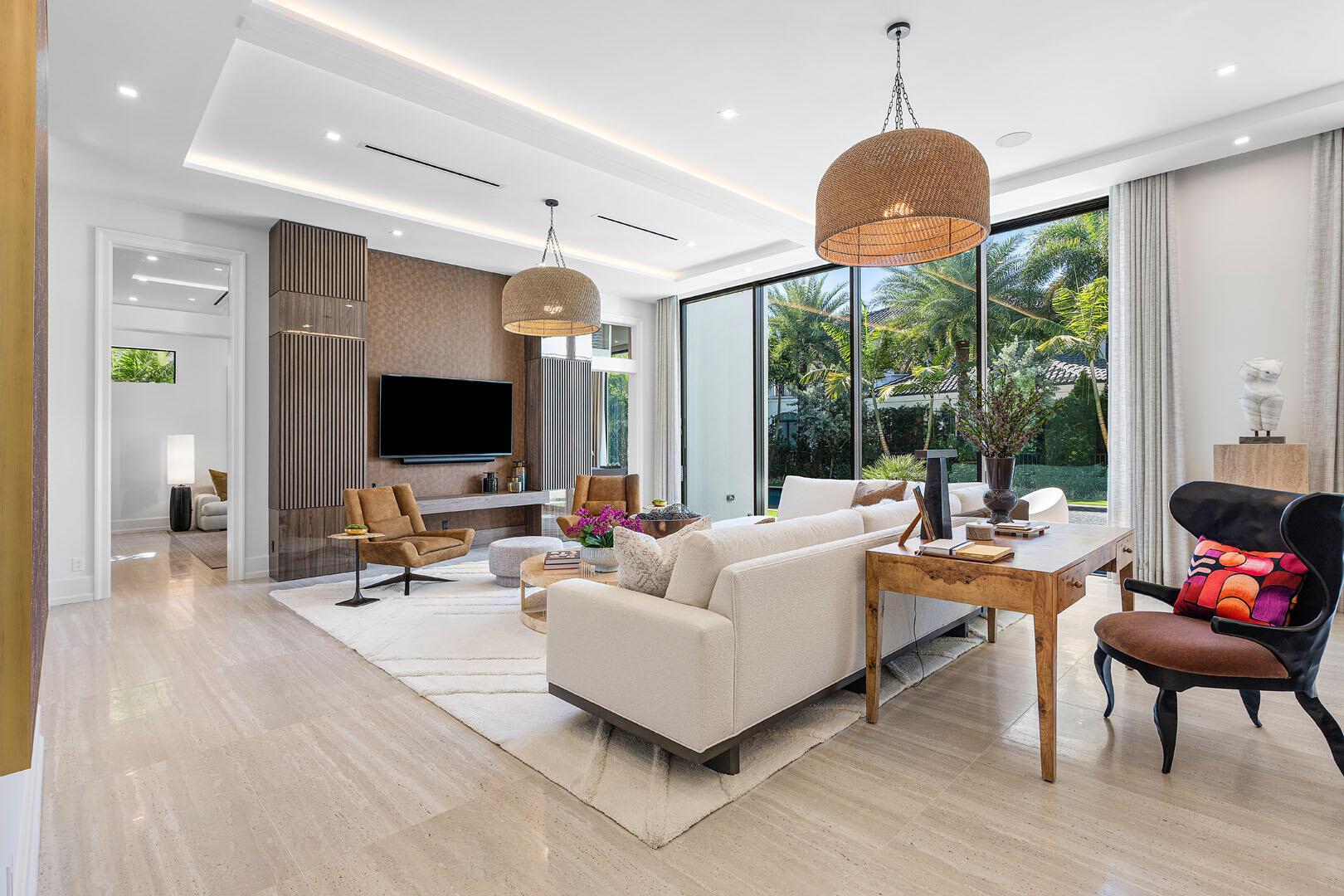 ROYAL PALM YACHT & COUNTRY CLUB - Residential