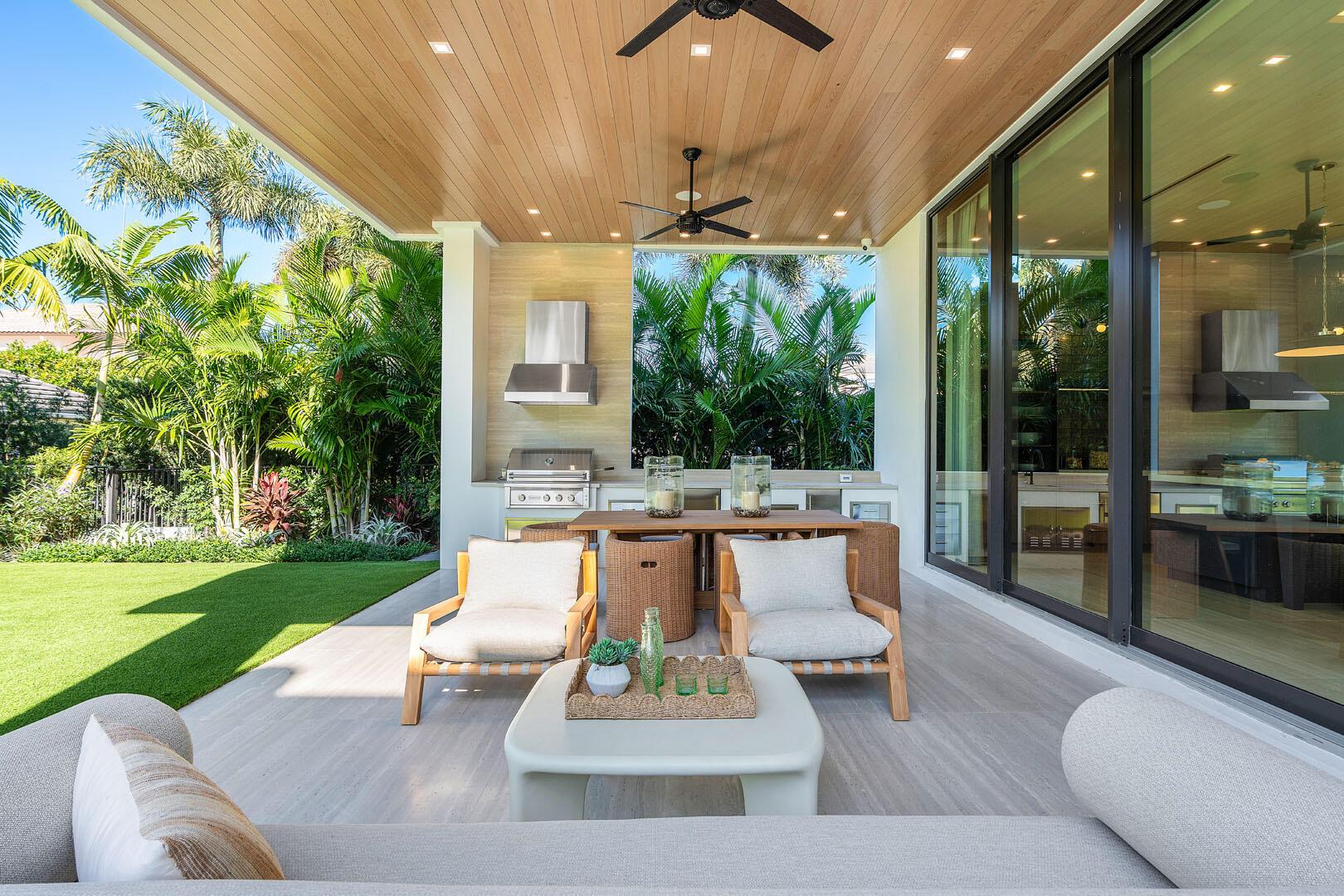 ROYAL PALM YACHT & COUNTRY CLUB - Residential