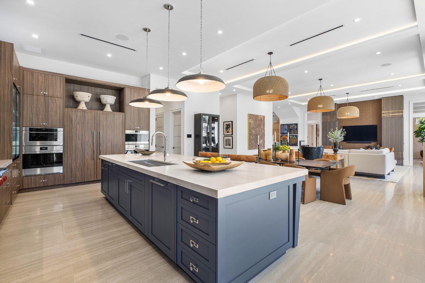 ROYAL PALM YACHT & COUNTRY CLUB - Residential