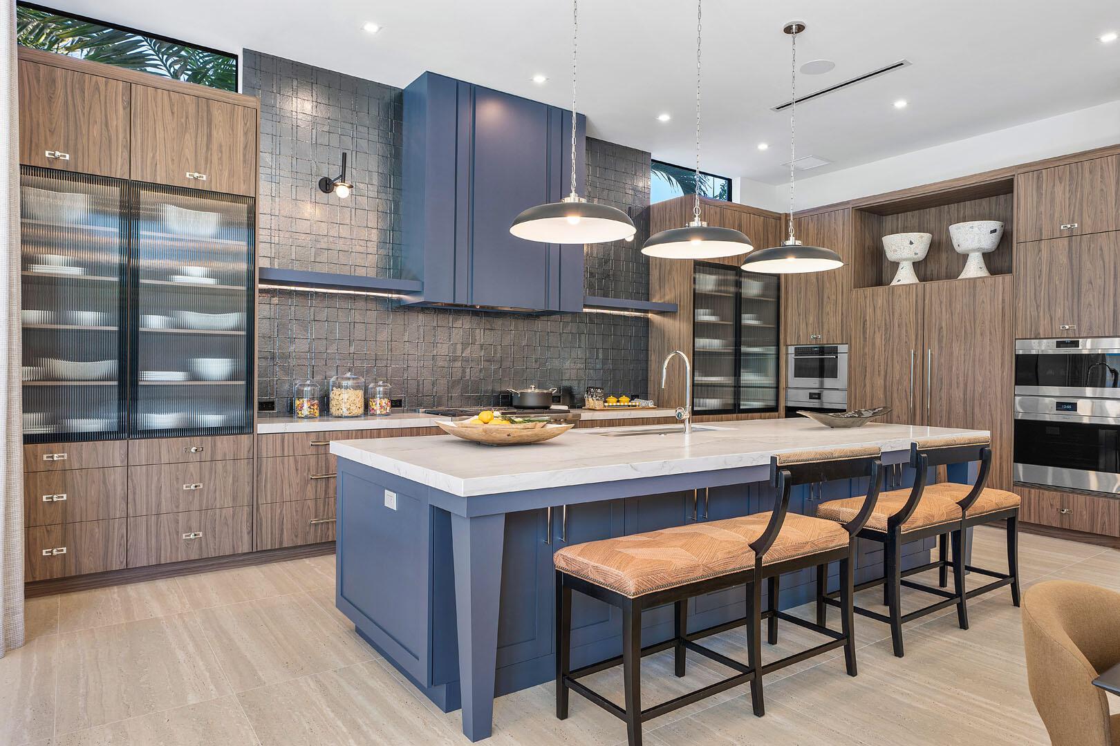 ROYAL PALM YACHT & COUNTRY CLUB - Residential