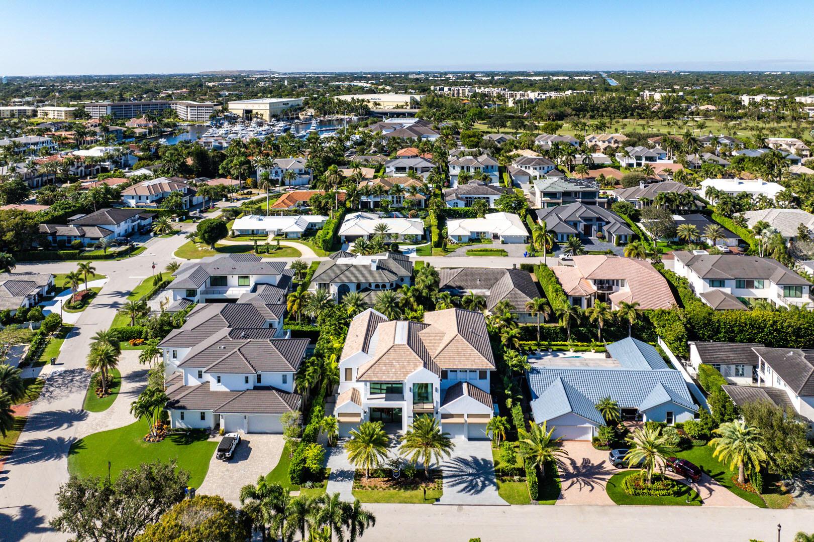 ROYAL PALM YACHT & COUNTRY CLUB - Residential