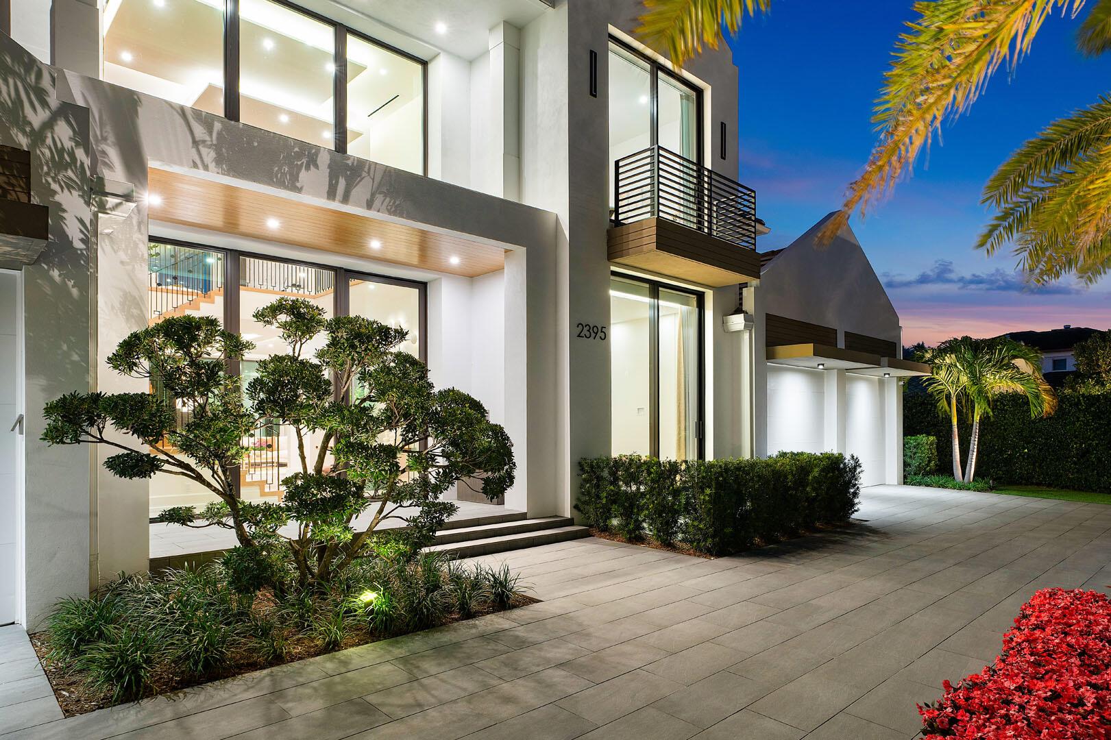 ROYAL PALM YACHT & COUNTRY CLUB - Residential