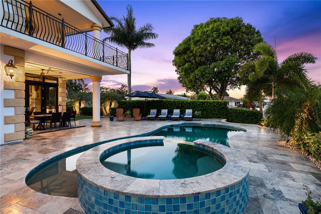 CORAL KEY VILLAS 3RD SEC - Residential