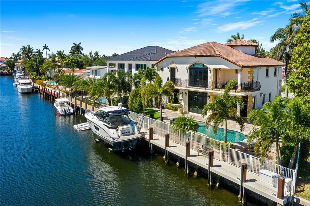 CORAL KEY VILLAS 3RD SEC - Residential