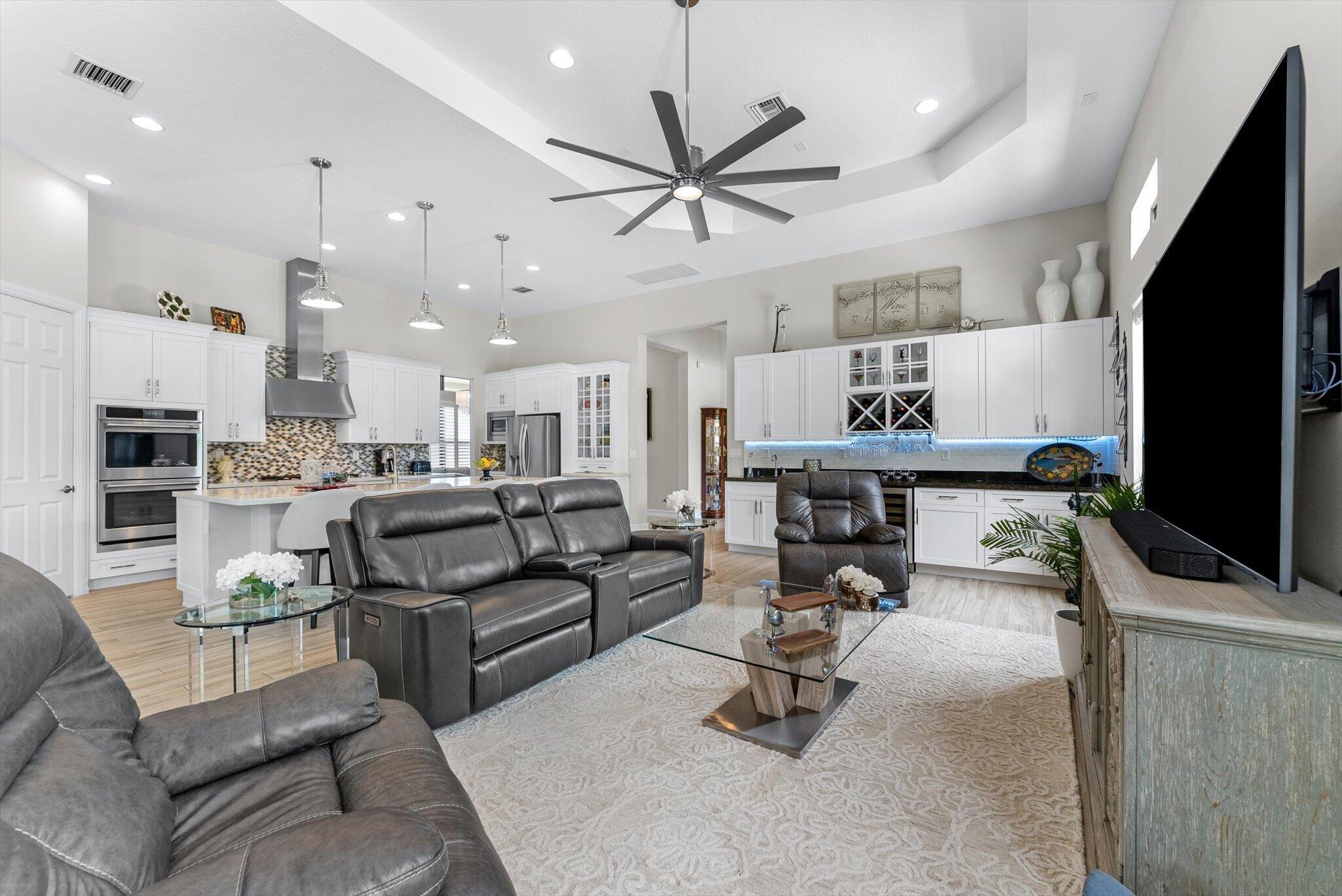 PARKLAND ROYALE - Residential