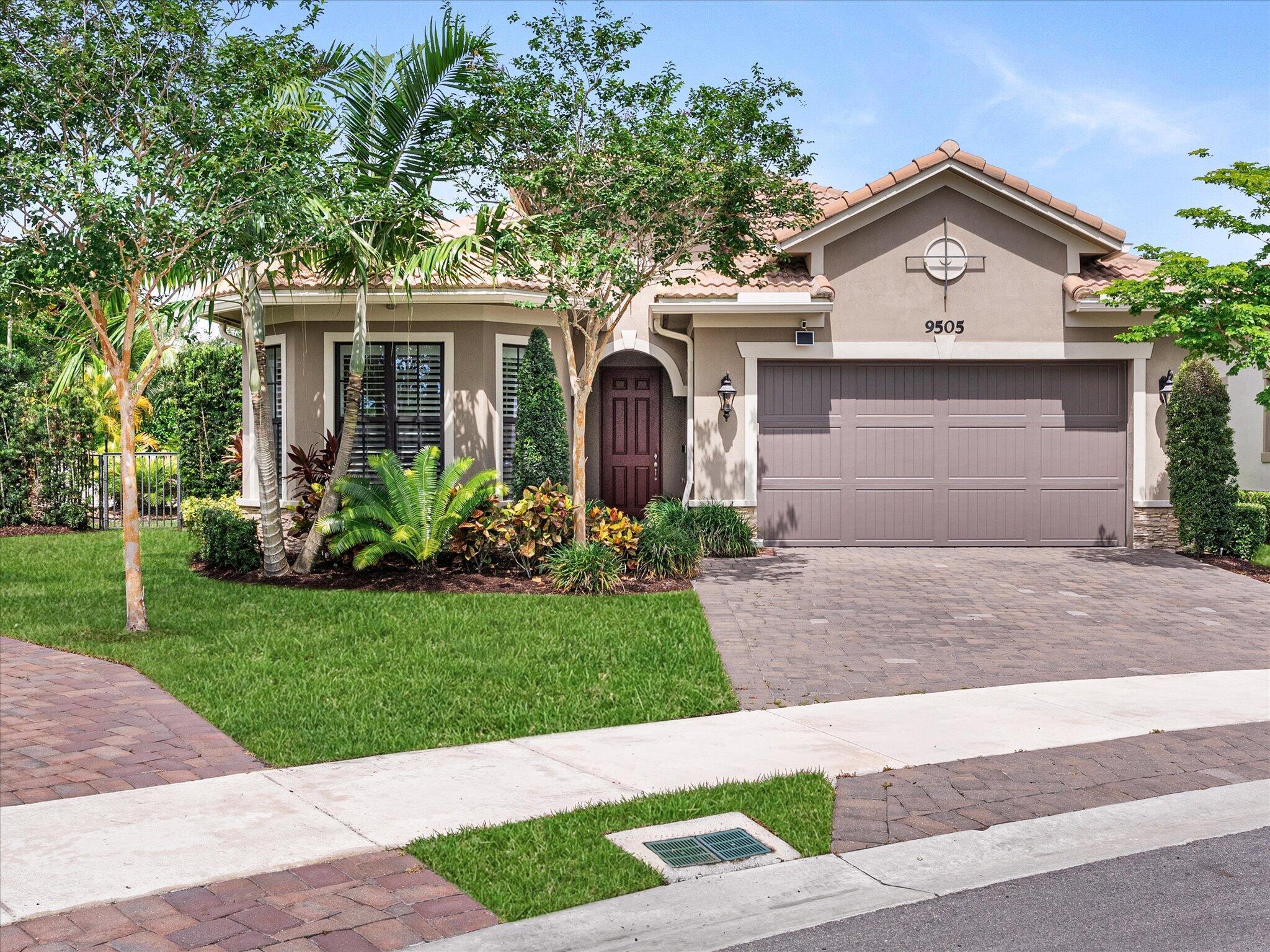PARKLAND ROYALE - Residential