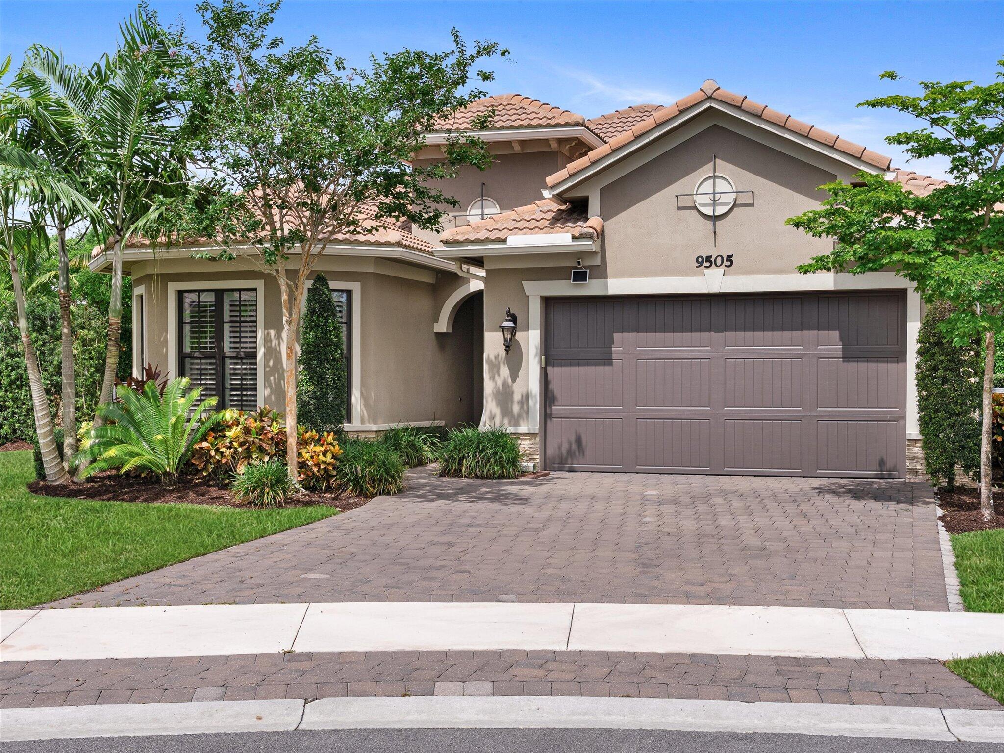 PARKLAND ROYALE - Residential
