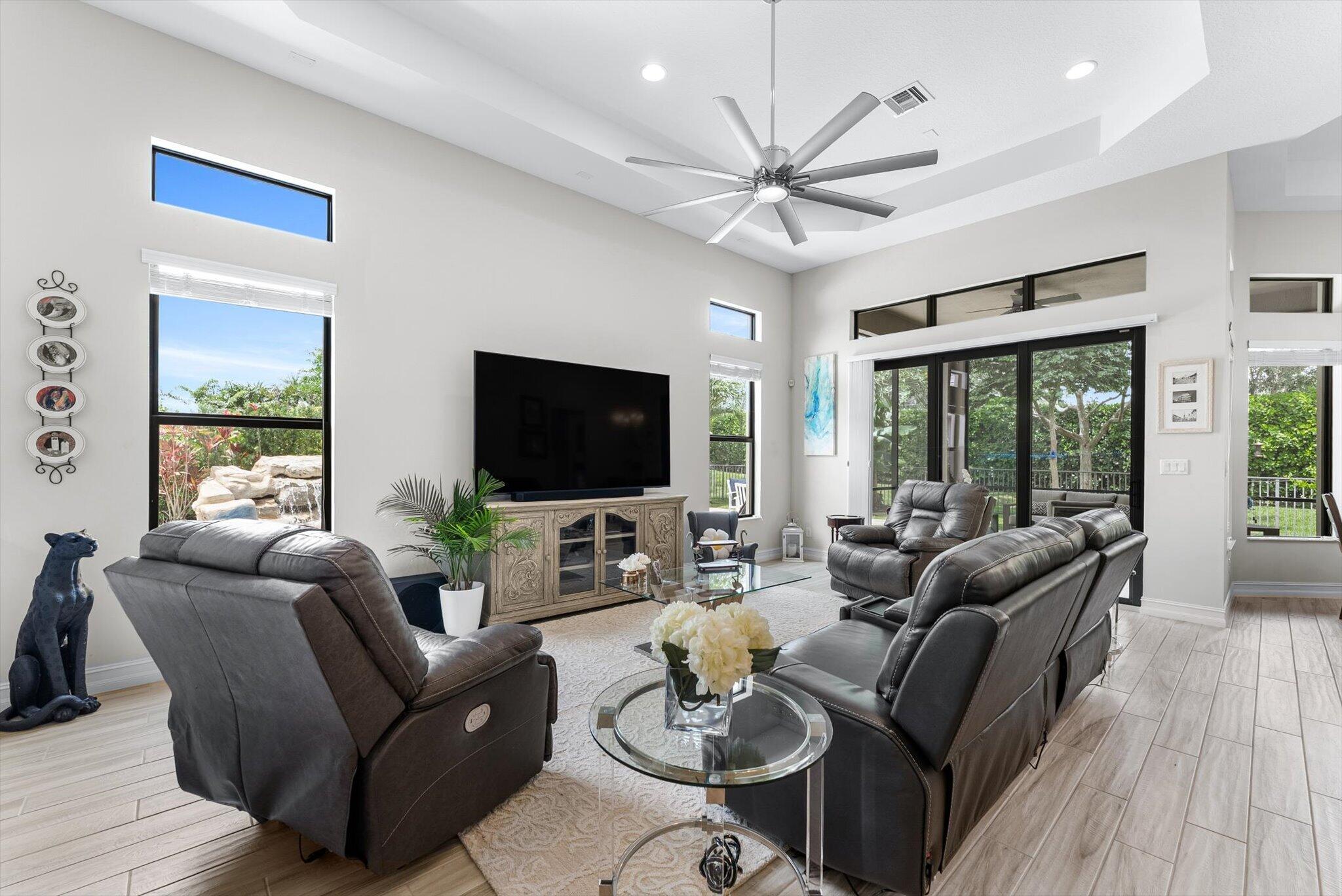 PARKLAND ROYALE - Residential
