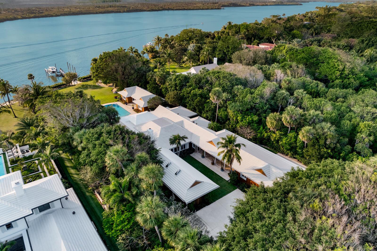 JUPITER ISLAND - Residential
