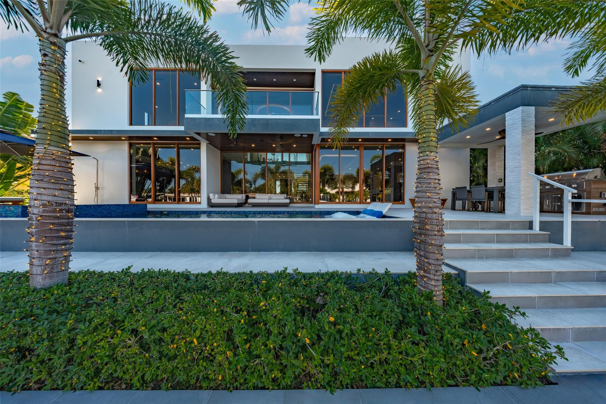 CORAL KEY VILLAS 2ND SEC - Residential