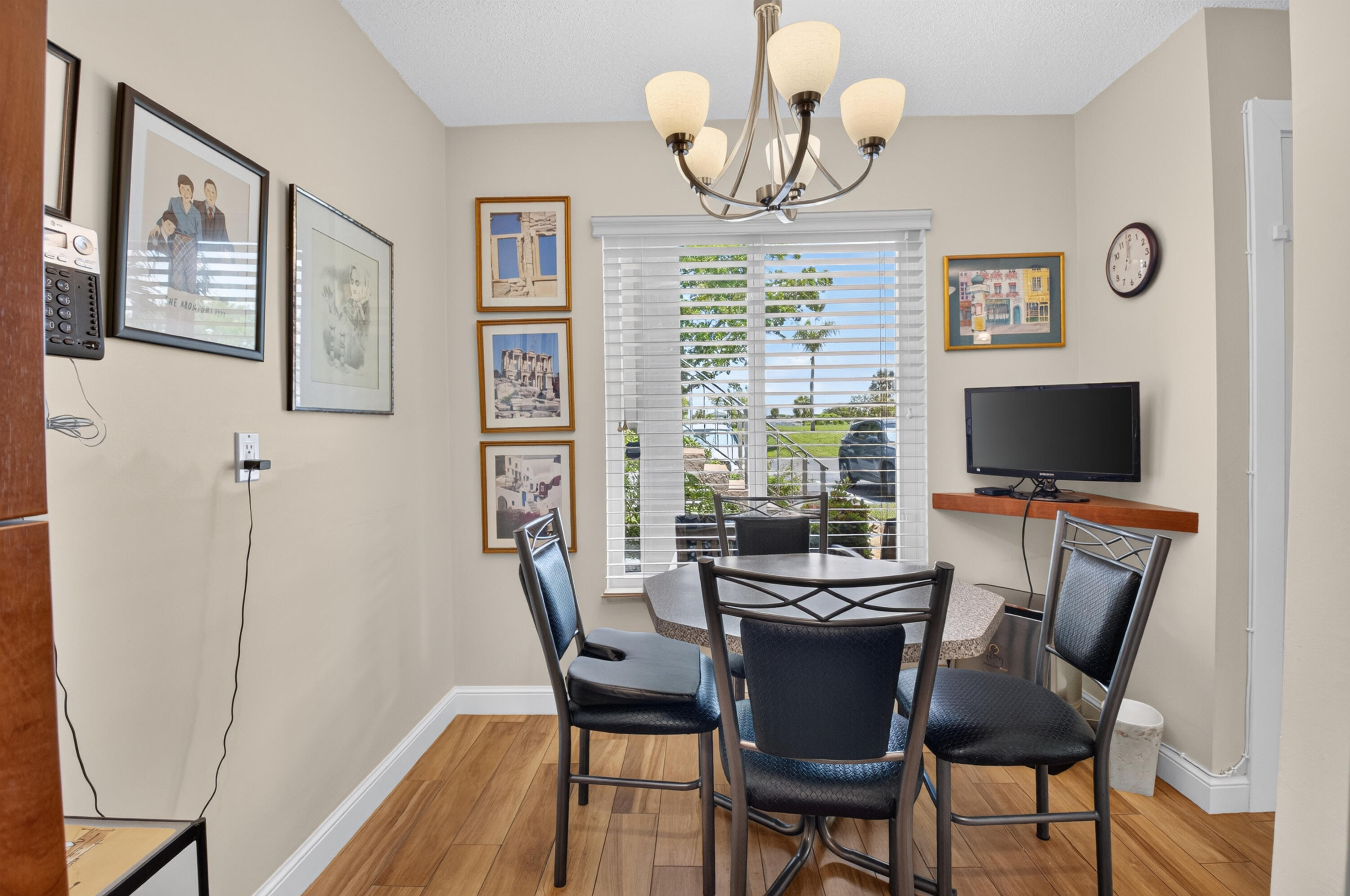 PALM GREENS AT VILLA DEL RAY CONDO I - Residential