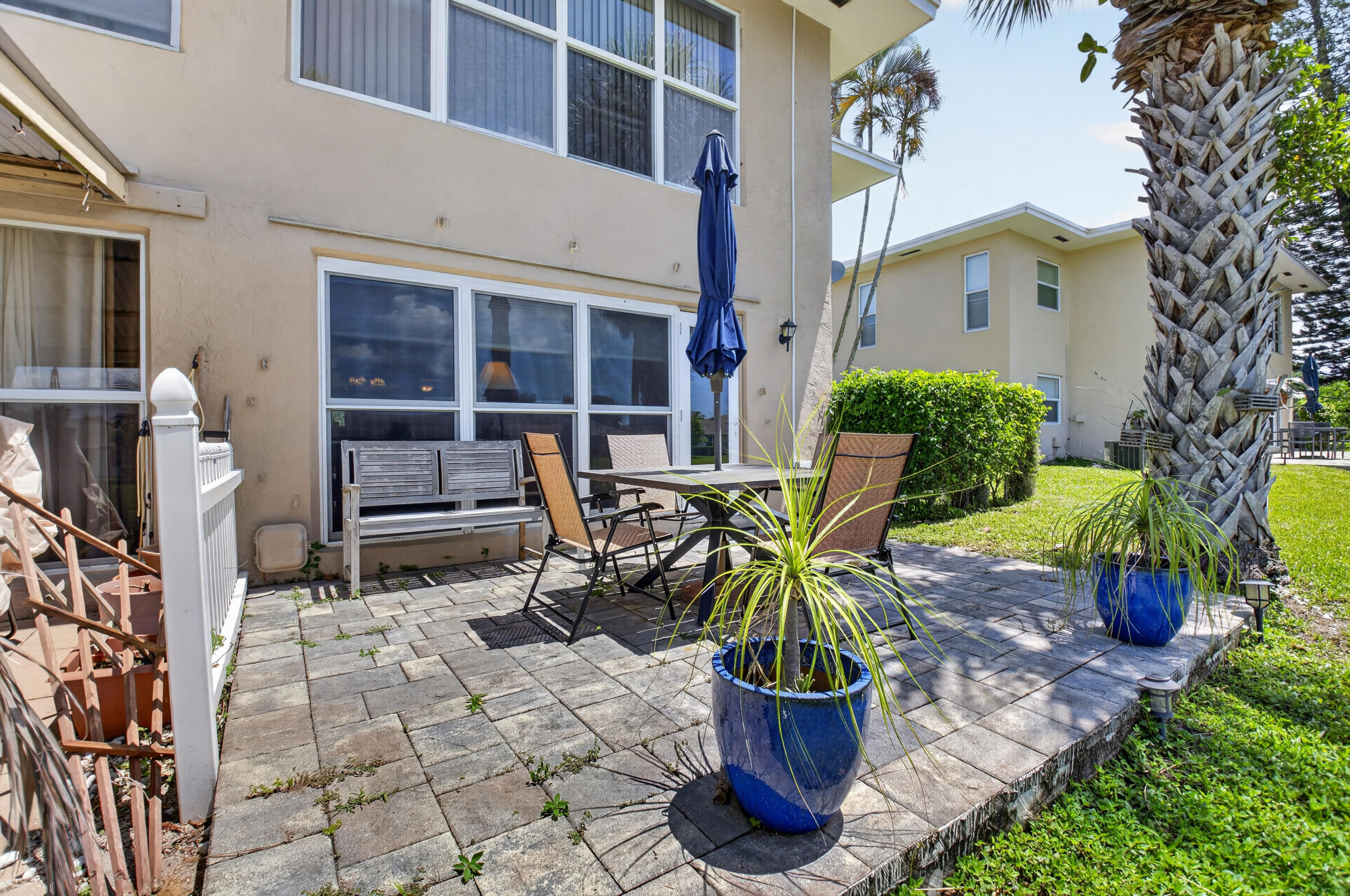 PALM GREENS AT VILLA DEL RAY CONDO I - Residential