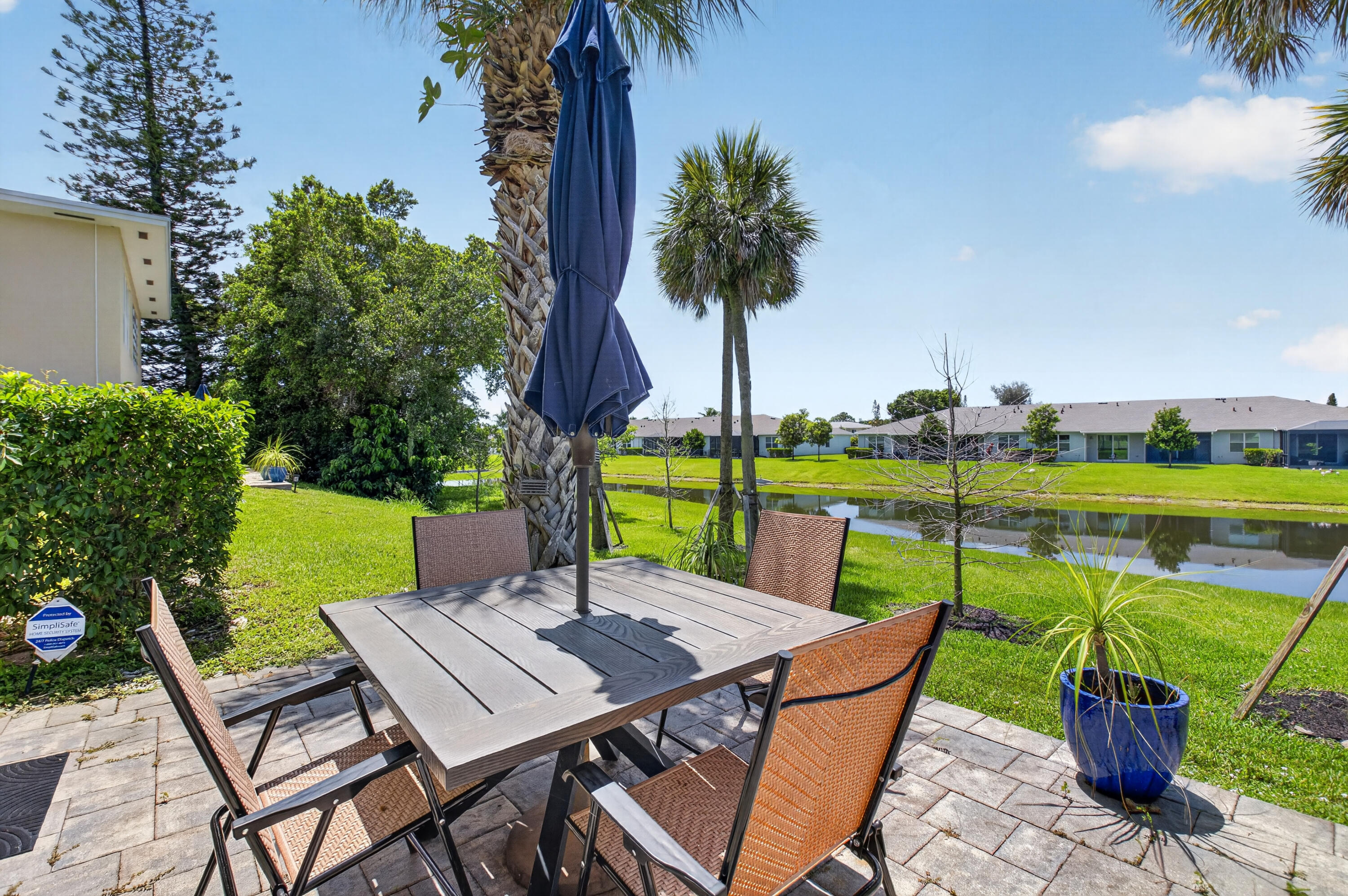 PALM GREENS AT VILLA DEL RAY CONDO I - Residential