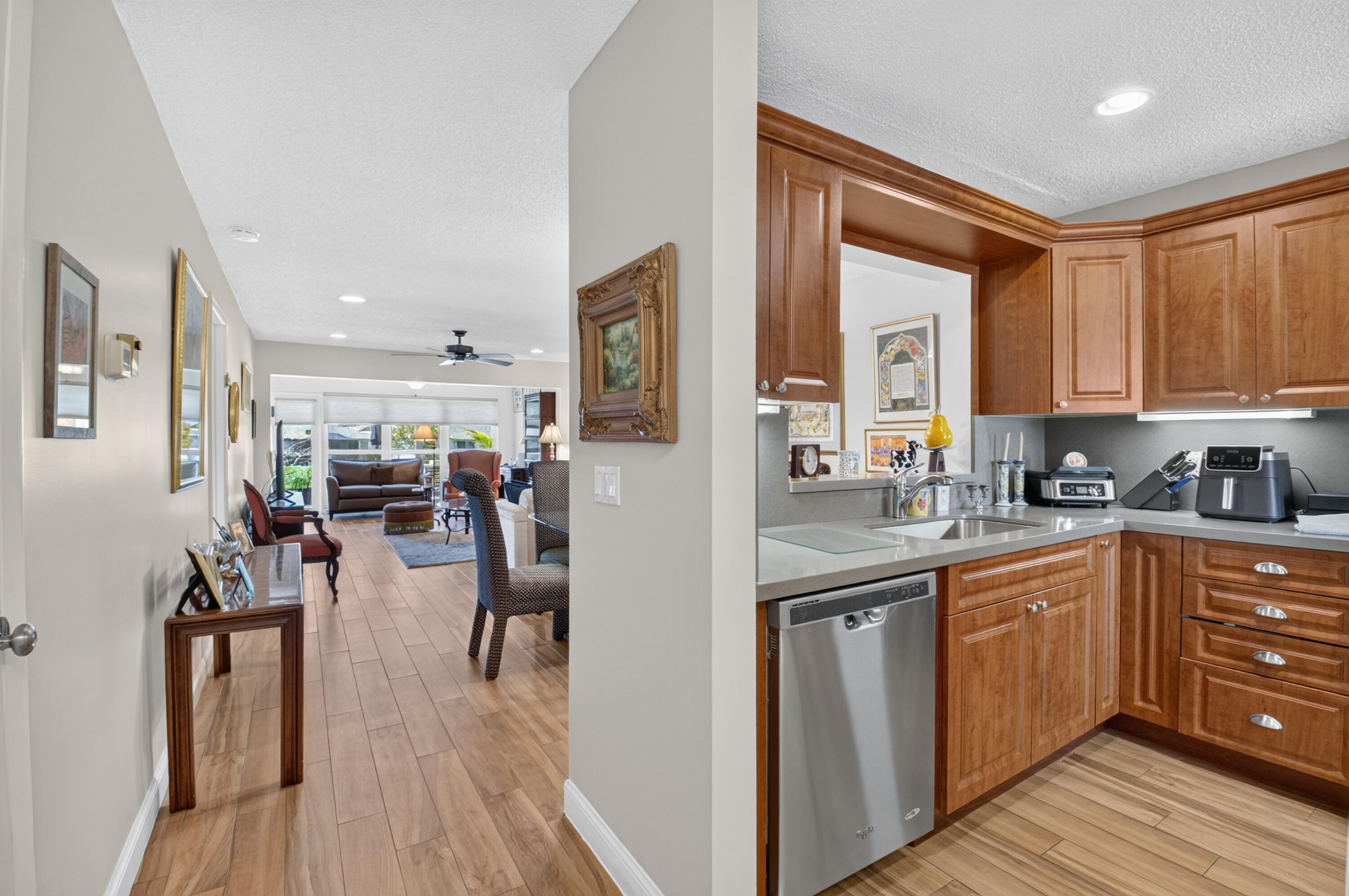 PALM GREENS AT VILLA DEL RAY CONDO I - Residential