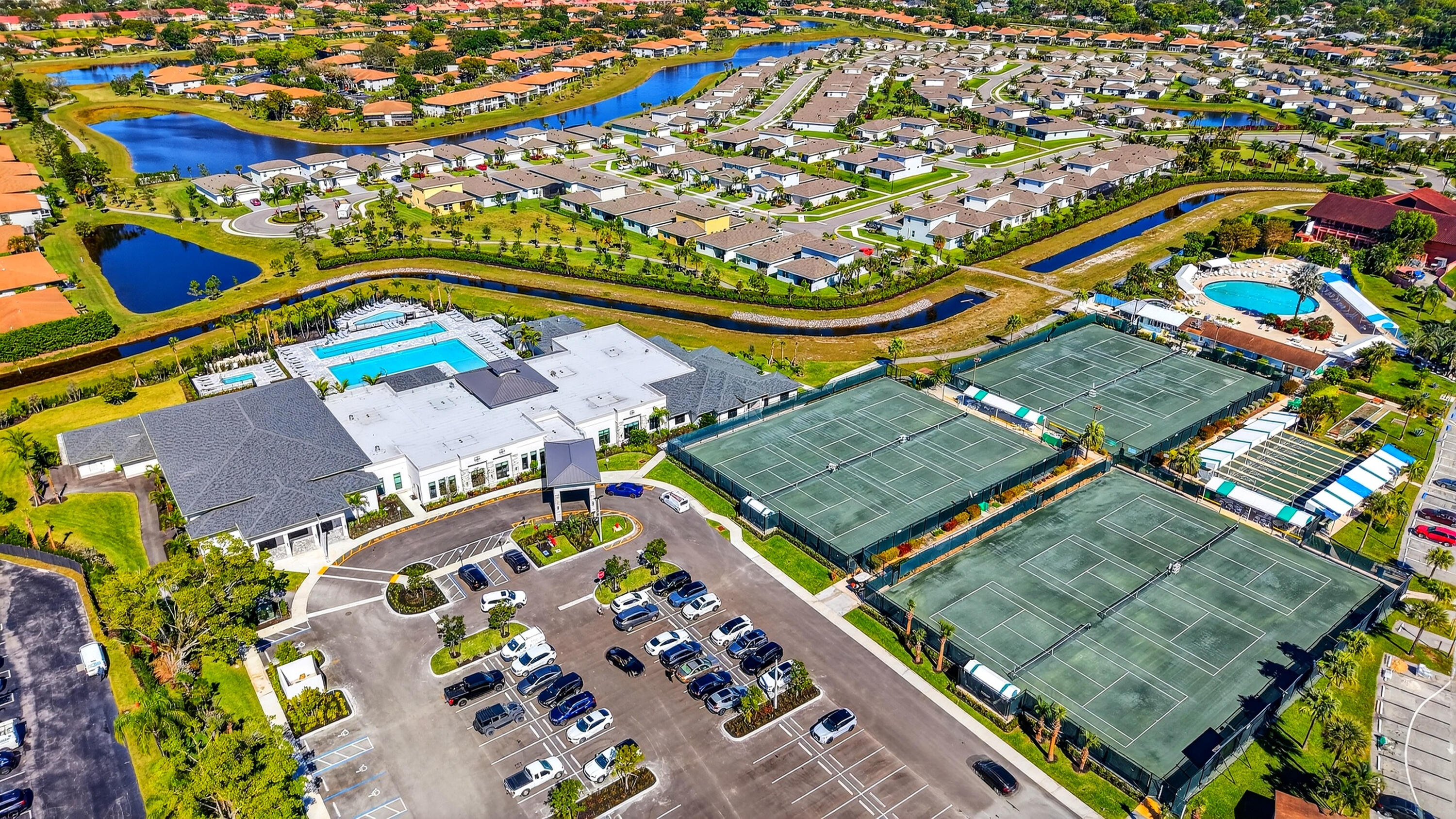 PALM GREENS AT VILLA DEL RAY CONDO I - Residential