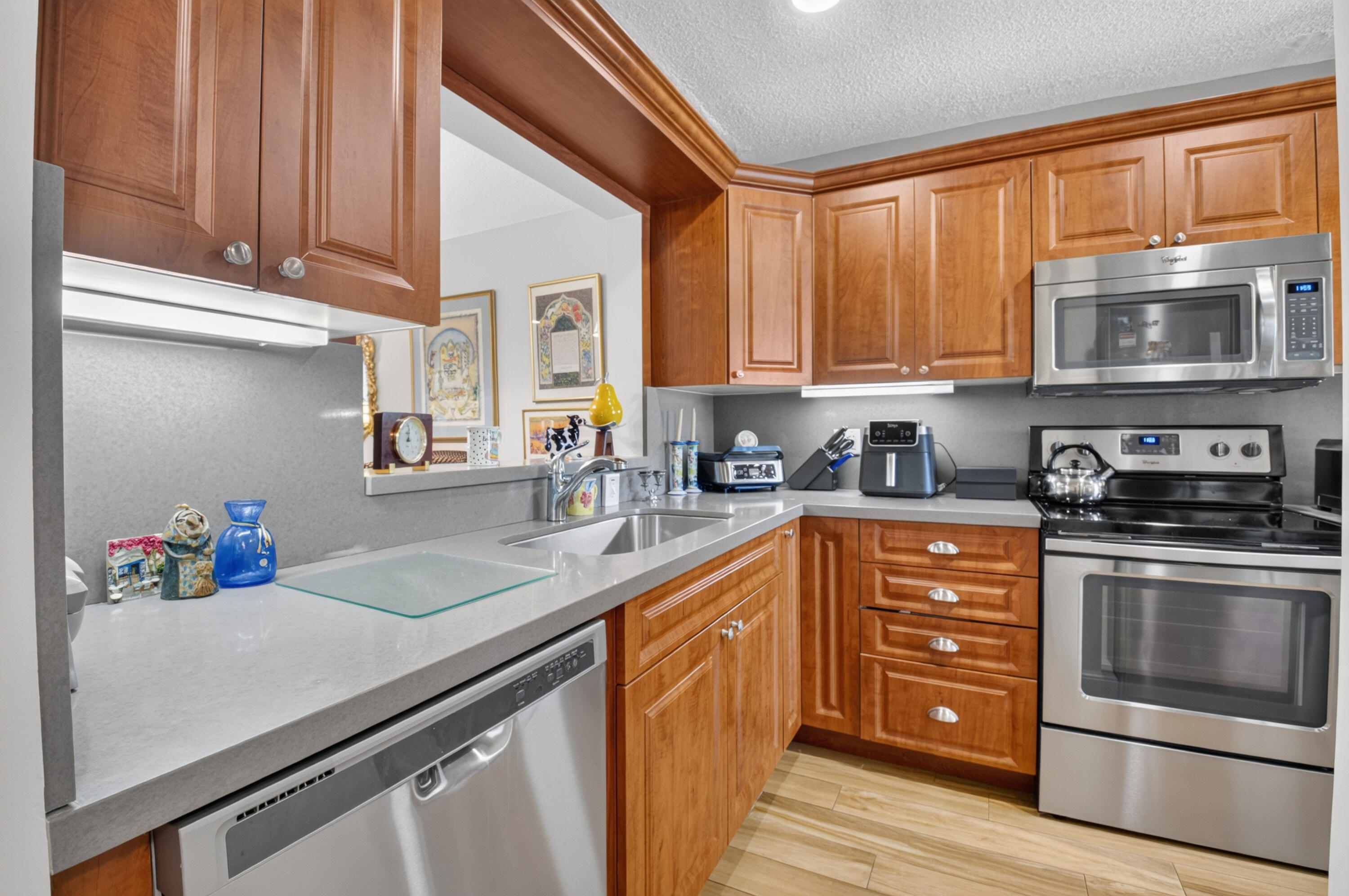 PALM GREENS AT VILLA DEL RAY CONDO I - Residential