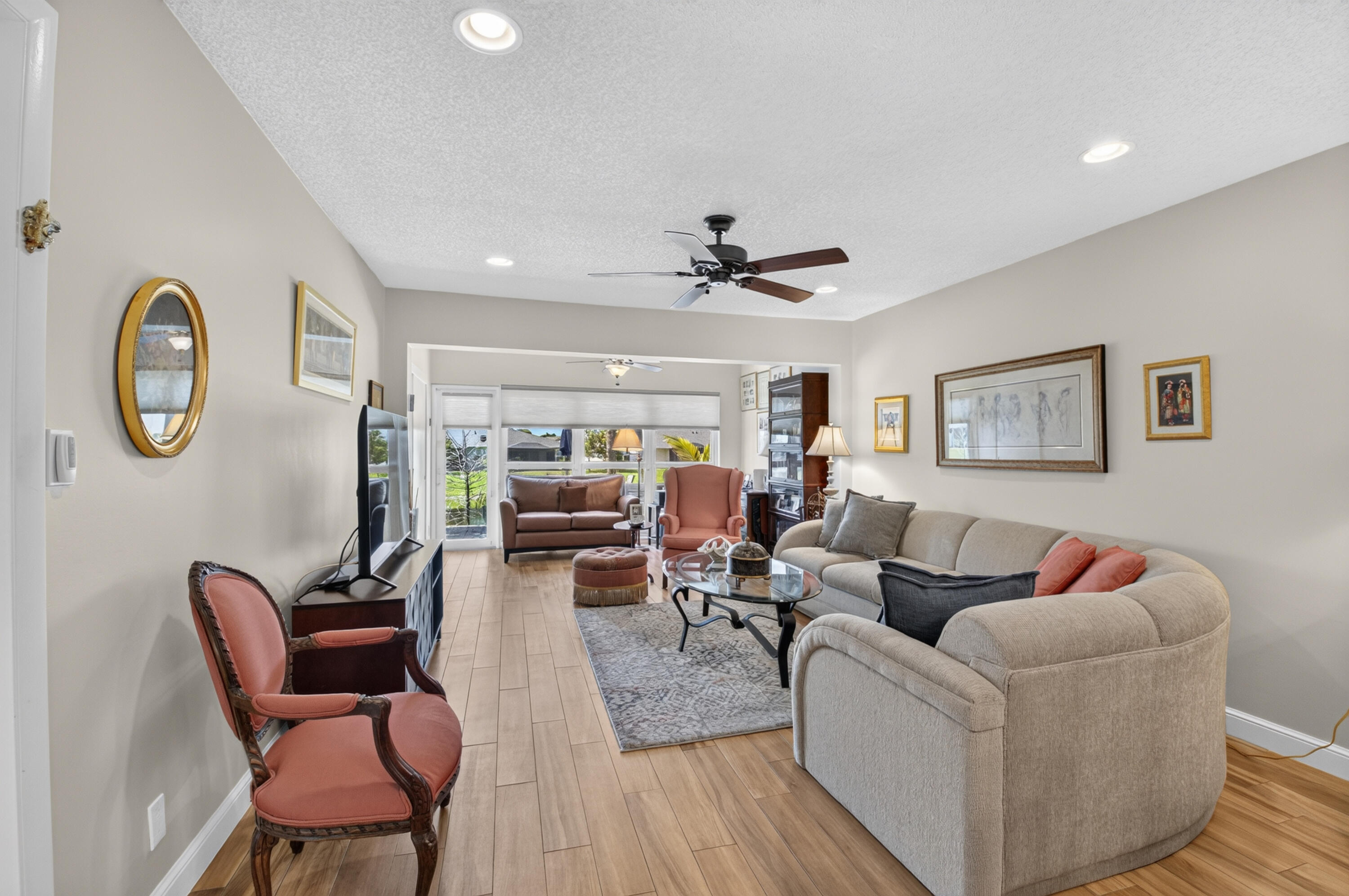 PALM GREENS AT VILLA DEL RAY CONDO I - Residential
