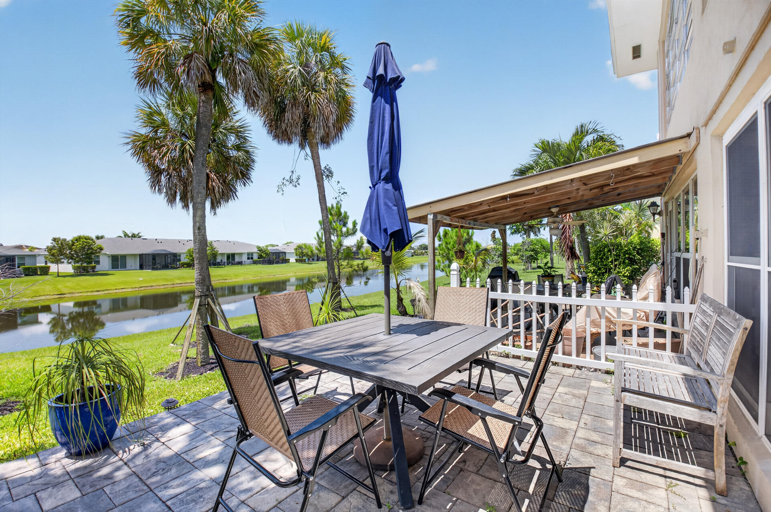 PALM GREENS AT VILLA DEL RAY CONDO I - Residential
