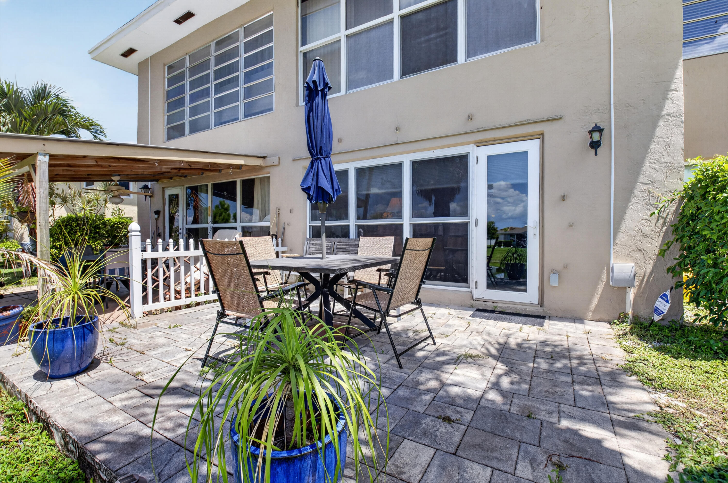 PALM GREENS AT VILLA DEL RAY CONDO I - Residential