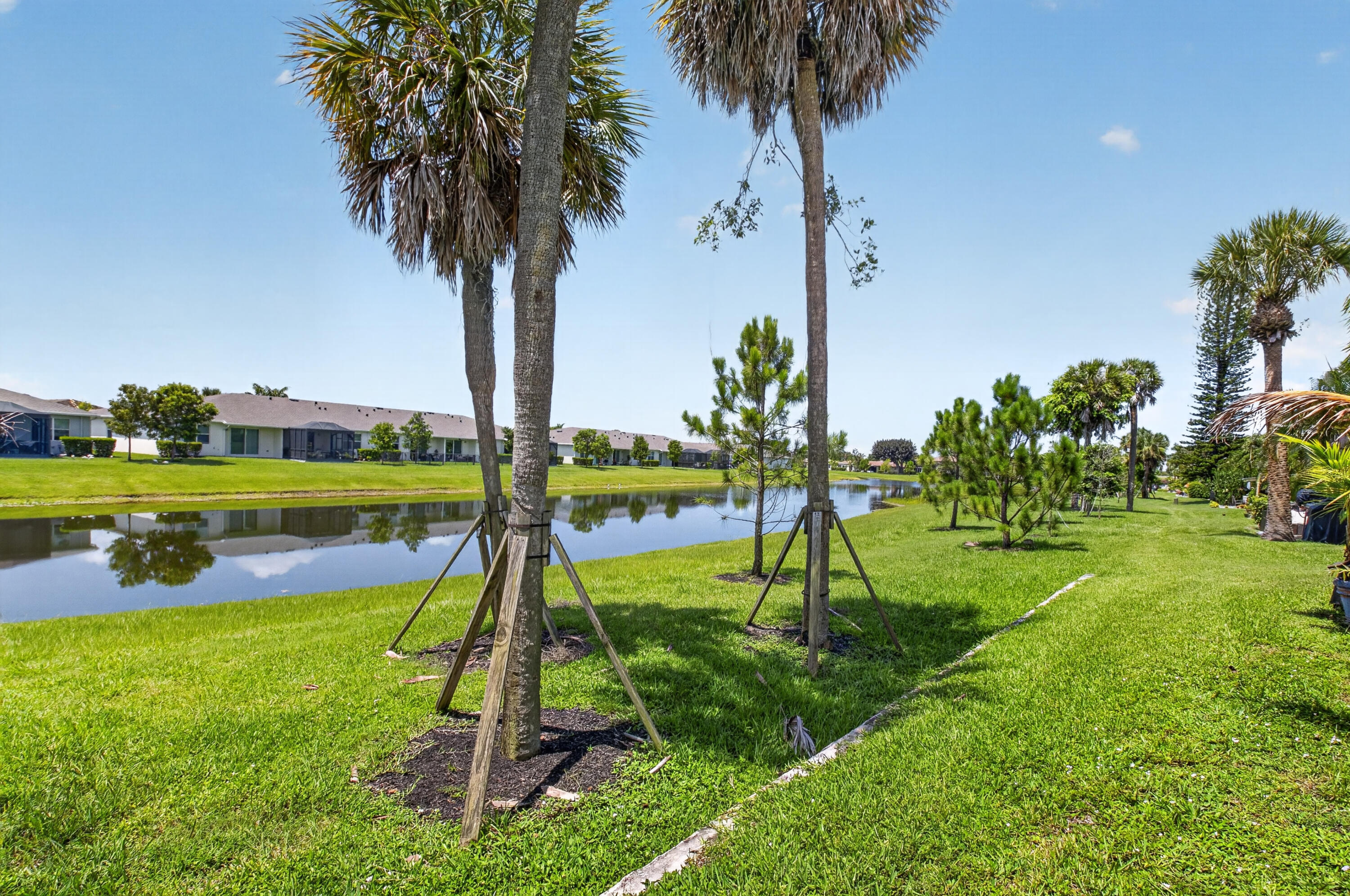 PALM GREENS AT VILLA DEL RAY CONDO I - Residential