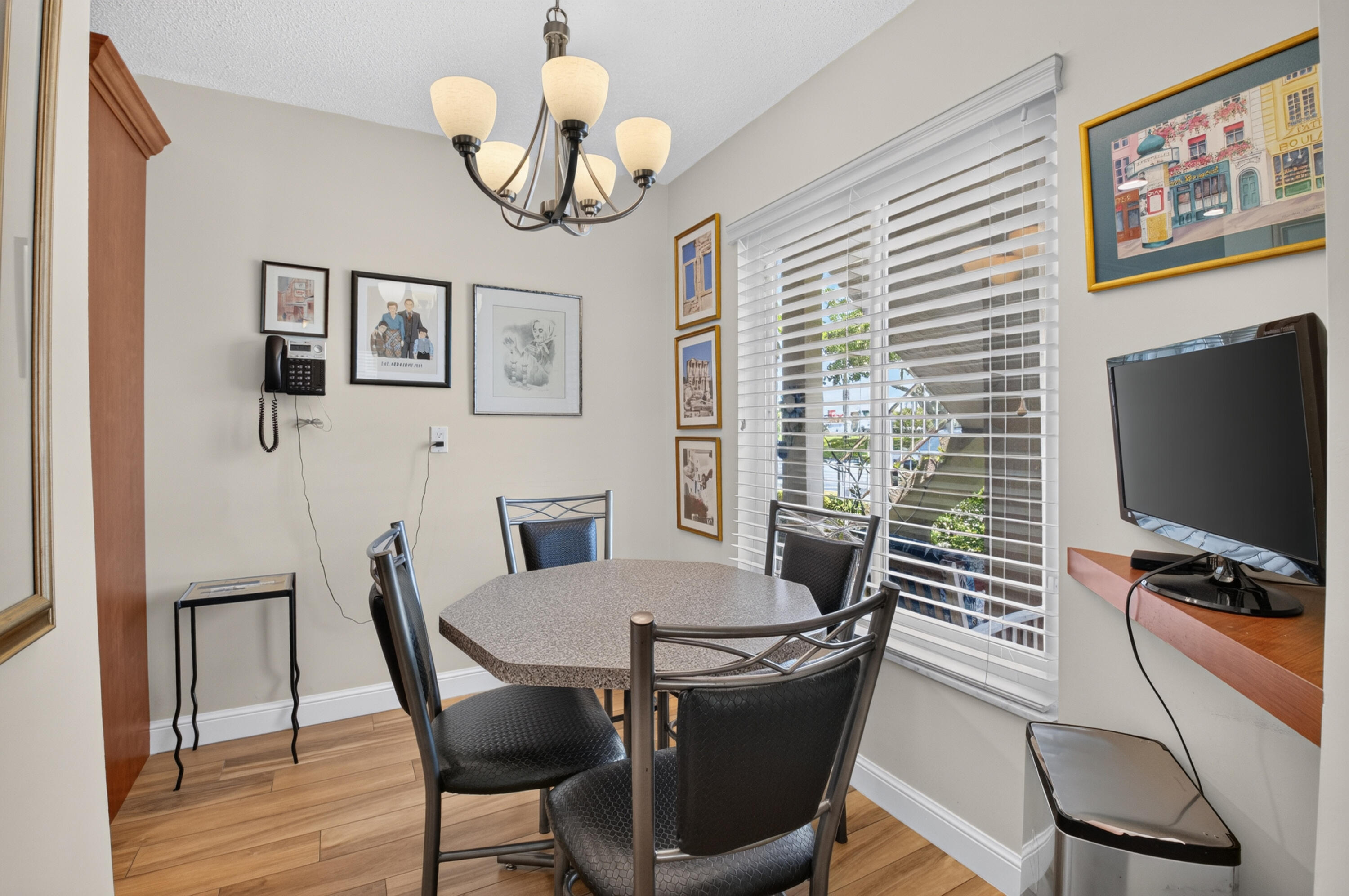 PALM GREENS AT VILLA DEL RAY CONDO I - Residential