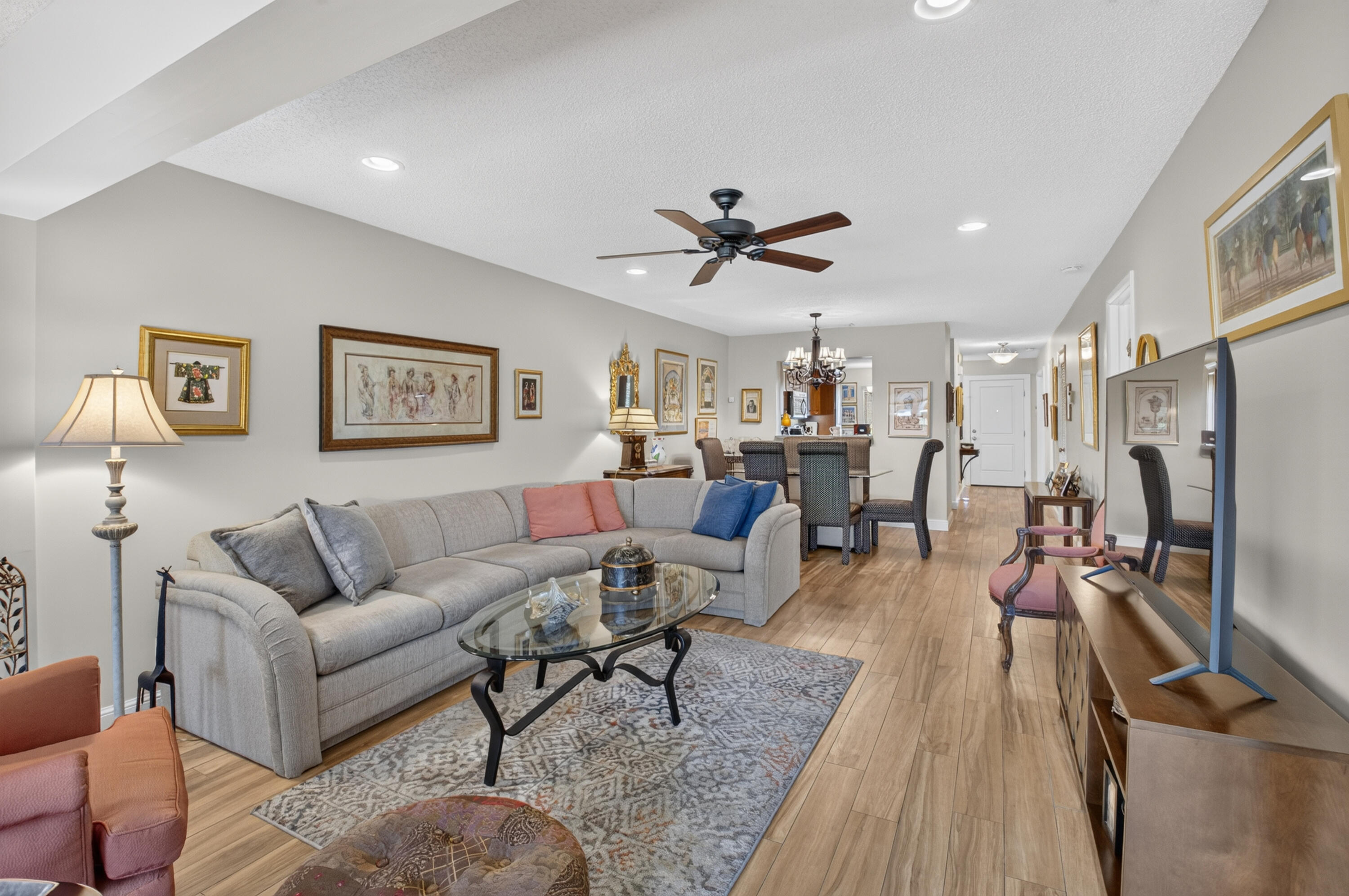 PALM GREENS AT VILLA DEL RAY CONDO I - Residential