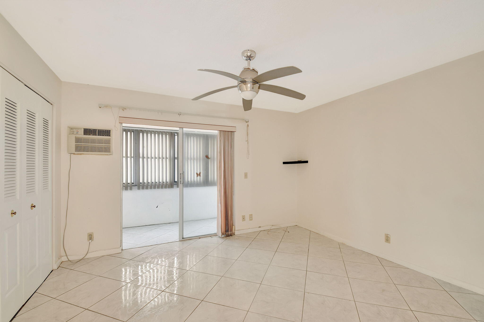 CAMDEN CONDOS - Residential