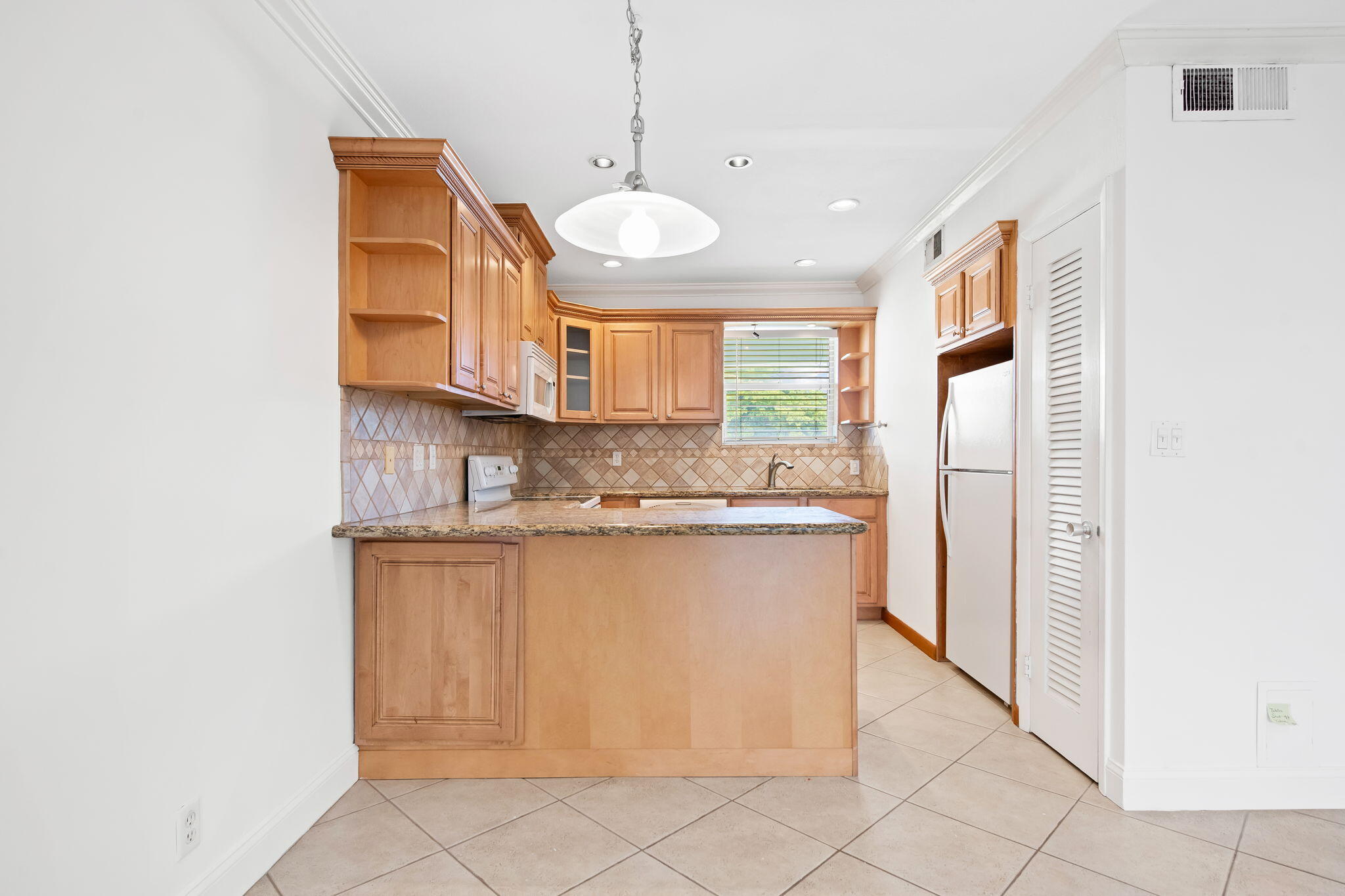 BEACON HOUSE CONDO - Residential