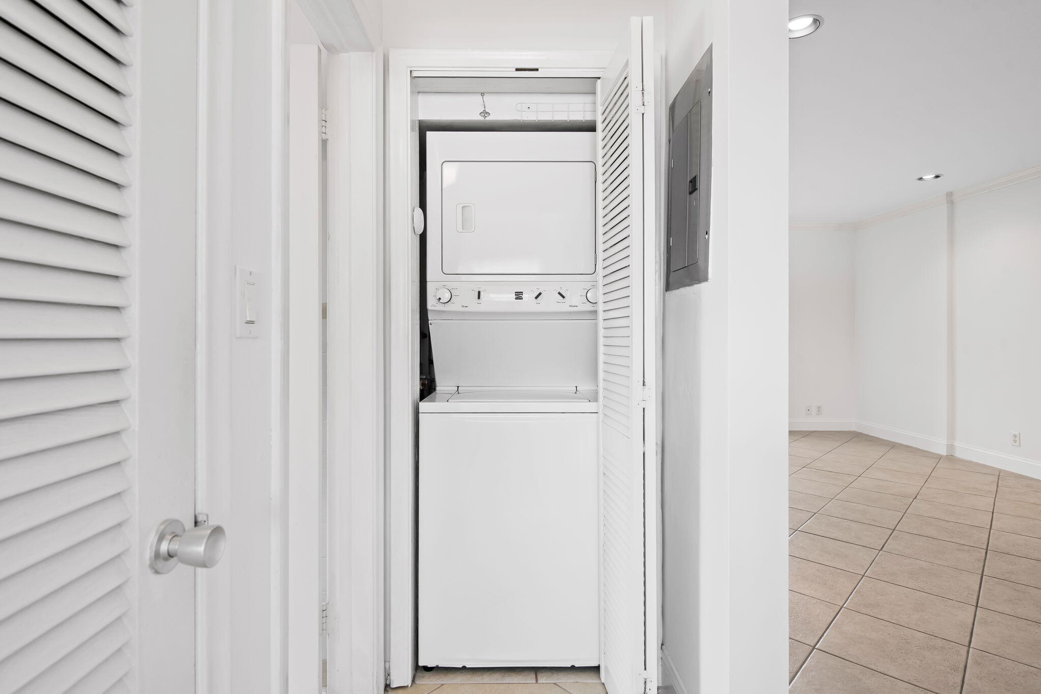 BEACON HOUSE CONDO - Residential