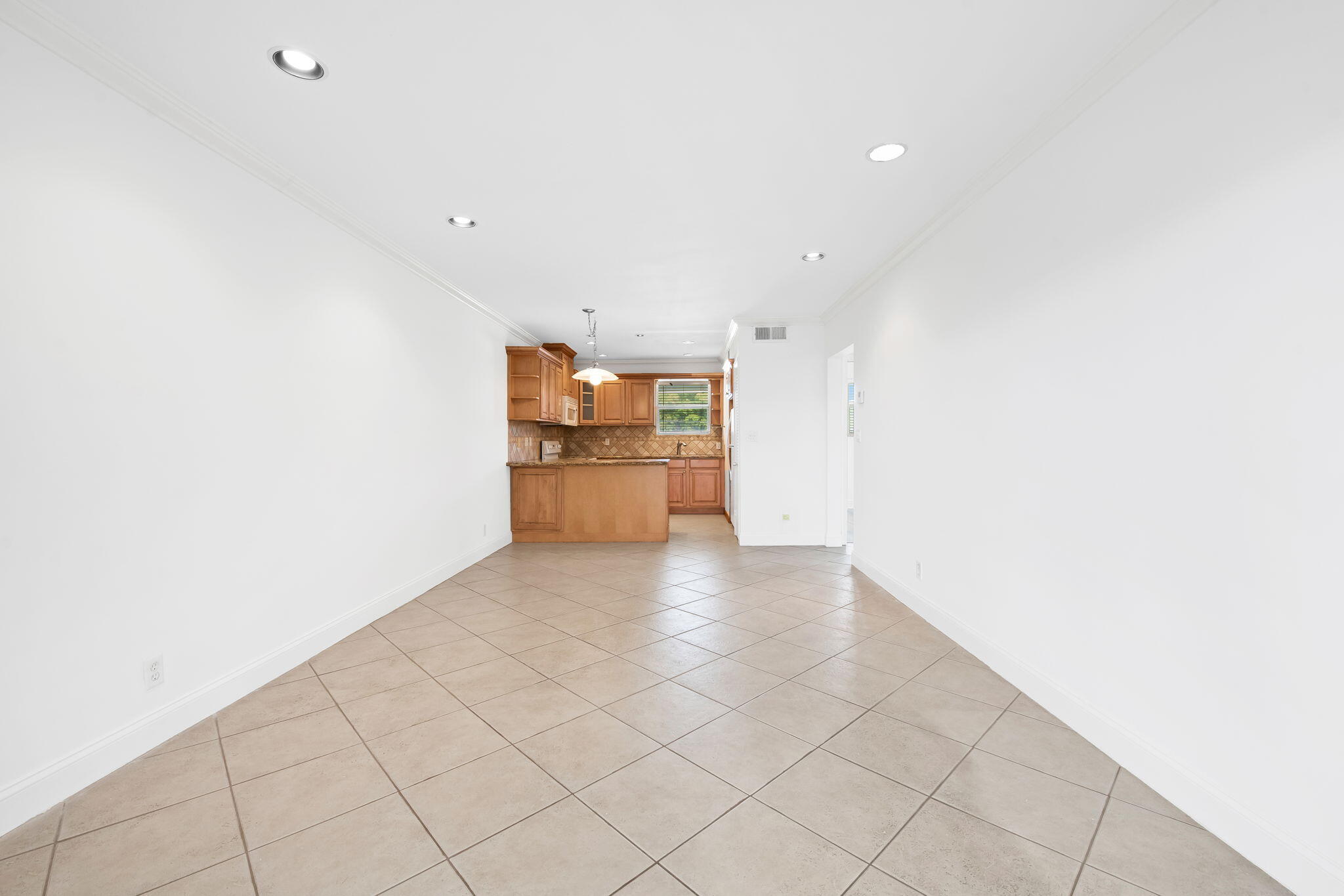 BEACON HOUSE CONDO - Residential