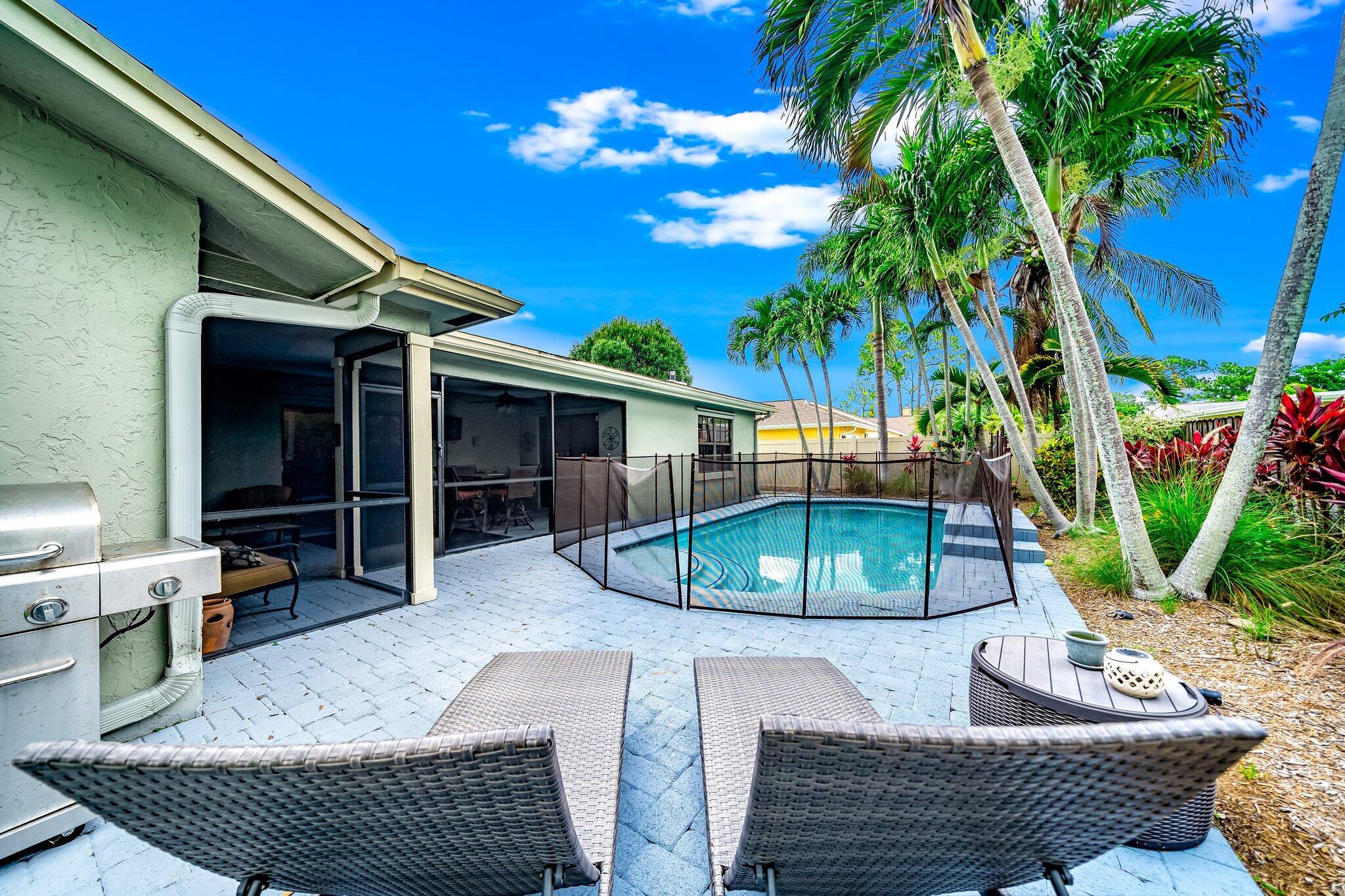SUGAR POND MANOR OF WELLINGTON - Residential