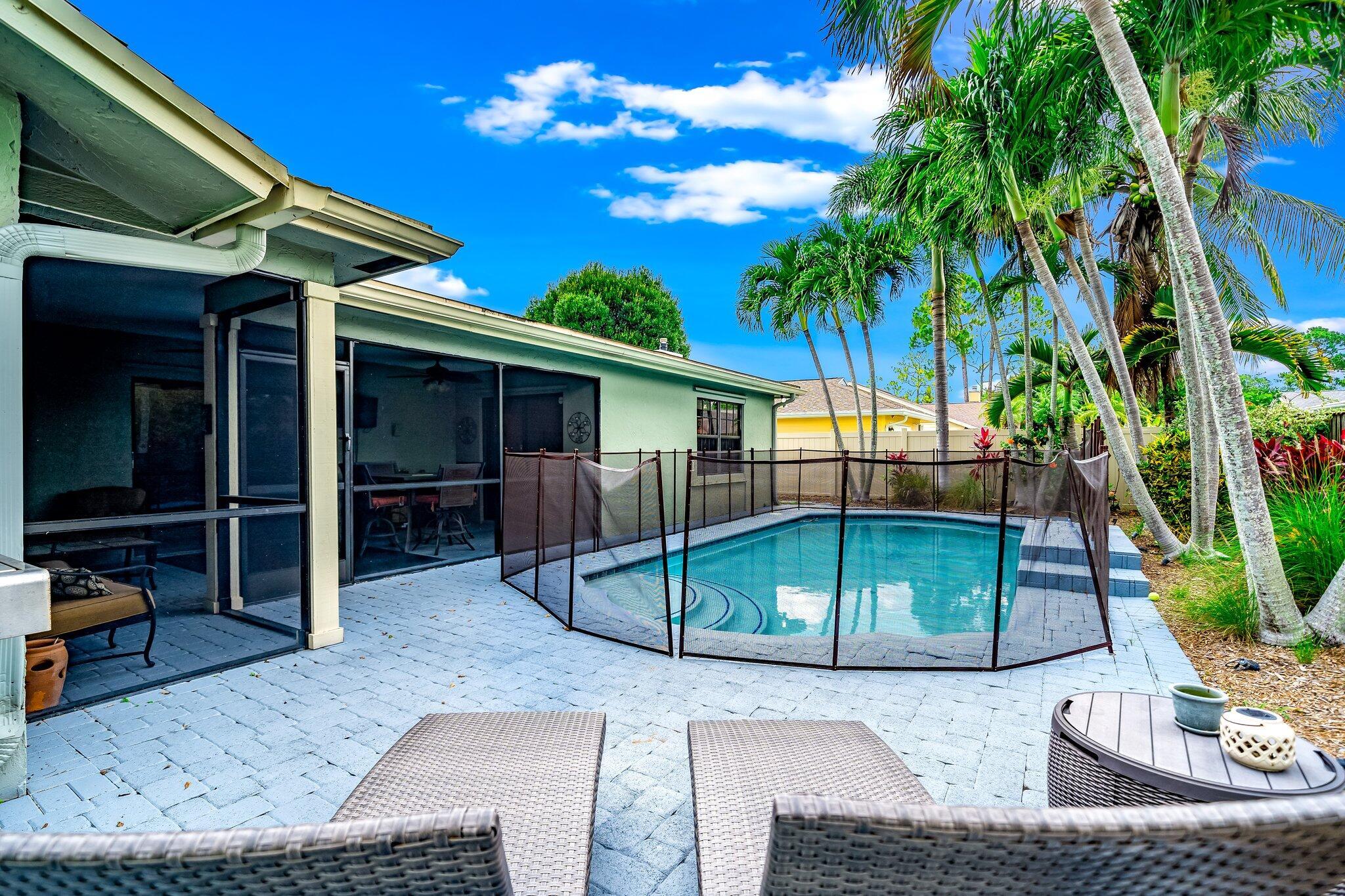 SUGAR POND MANOR OF WELLINGTON - Residential