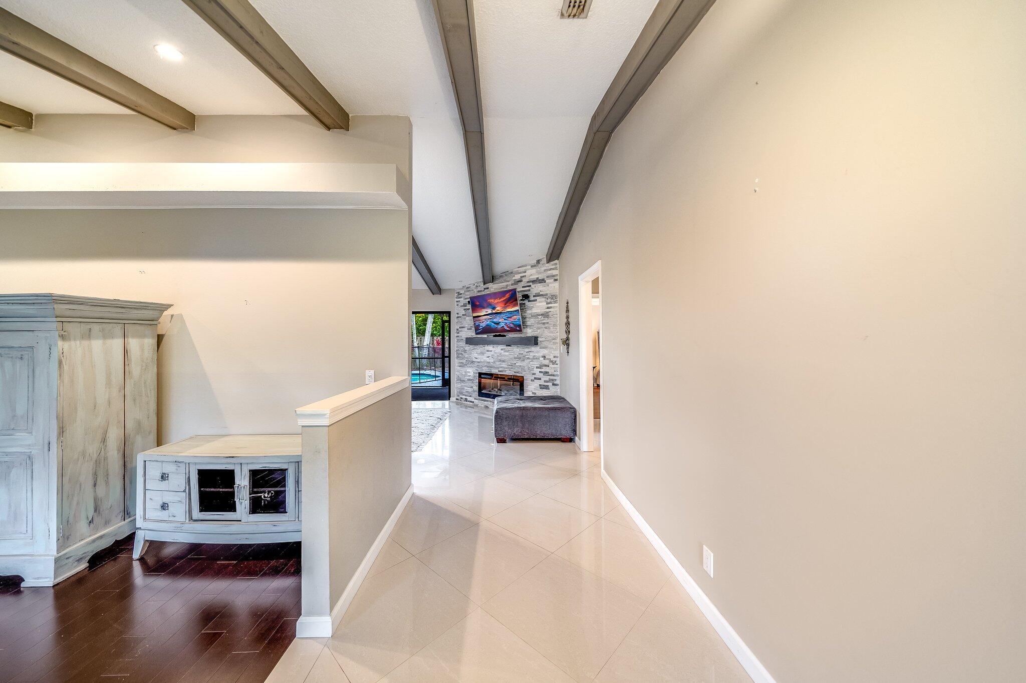 SUGAR POND MANOR OF WELLINGTON - Residential