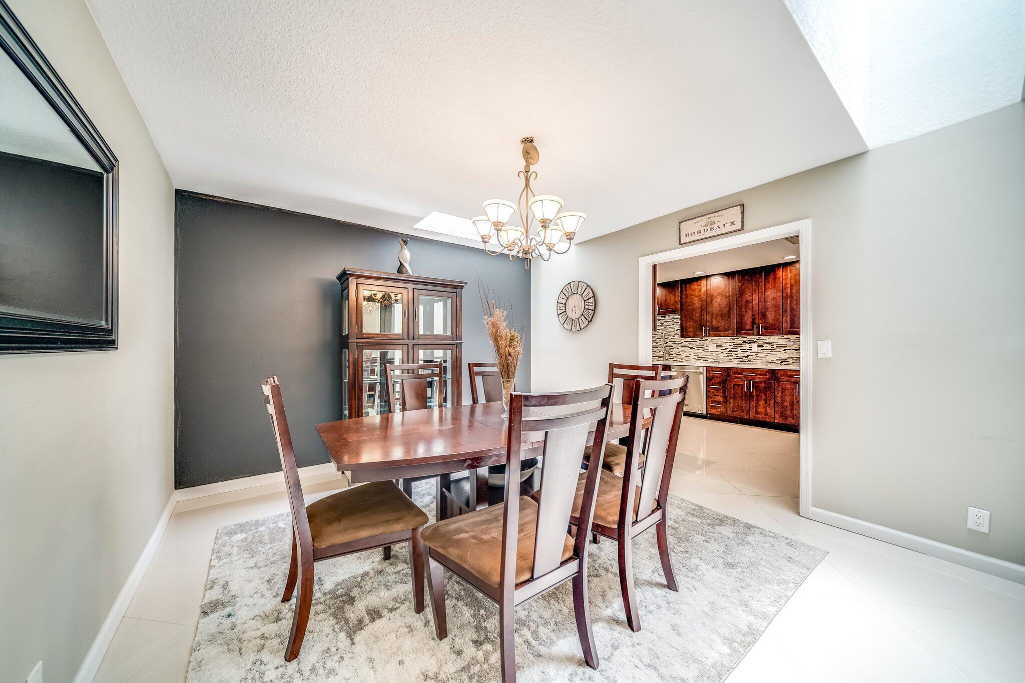 SUGAR POND MANOR OF WELLINGTON - Residential
