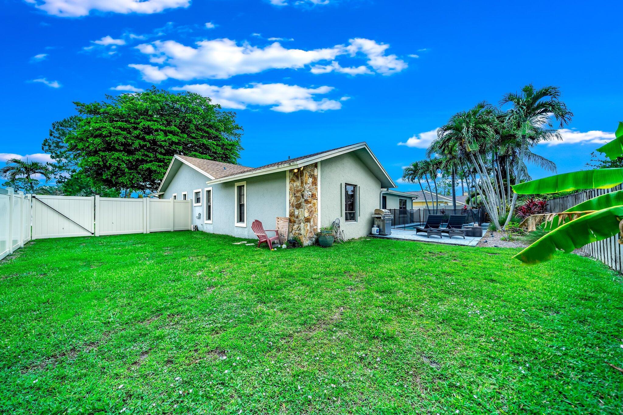 SUGAR POND MANOR OF WELLINGTON - Residential