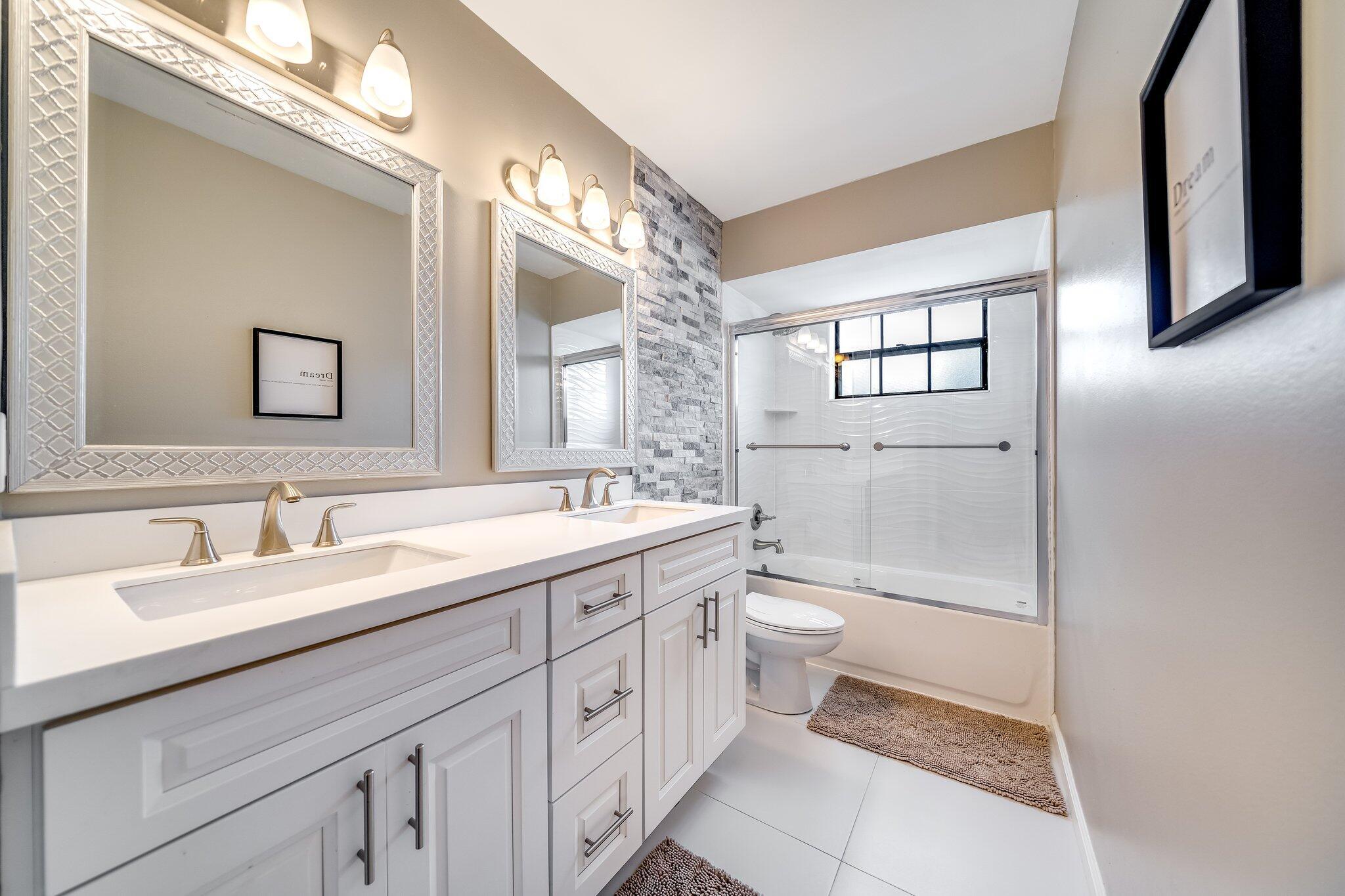 SUGAR POND MANOR OF WELLINGTON - Residential