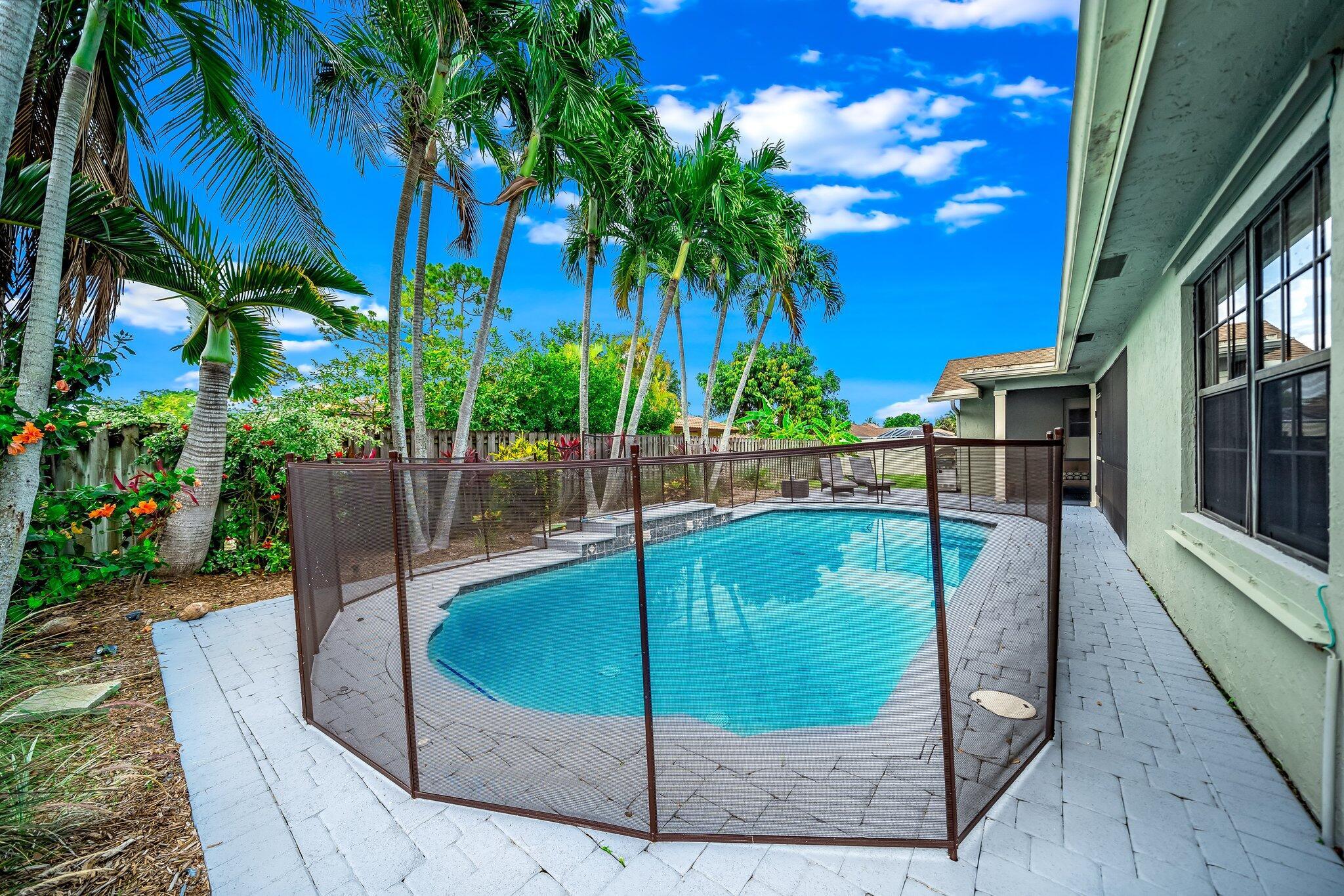 SUGAR POND MANOR OF WELLINGTON - Residential