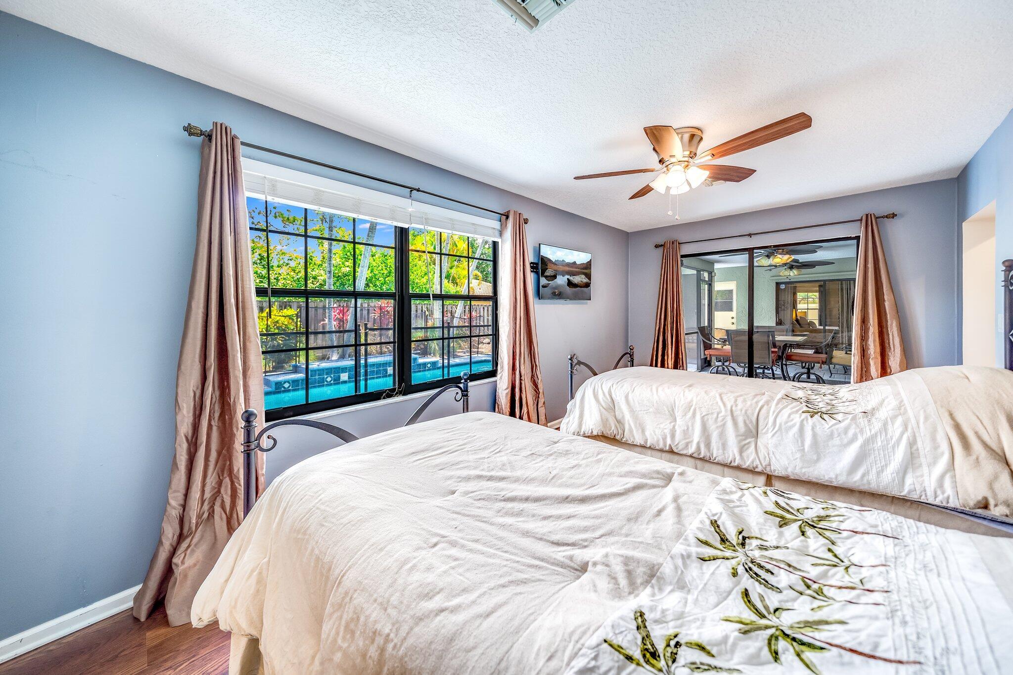 SUGAR POND MANOR OF WELLINGTON - Residential