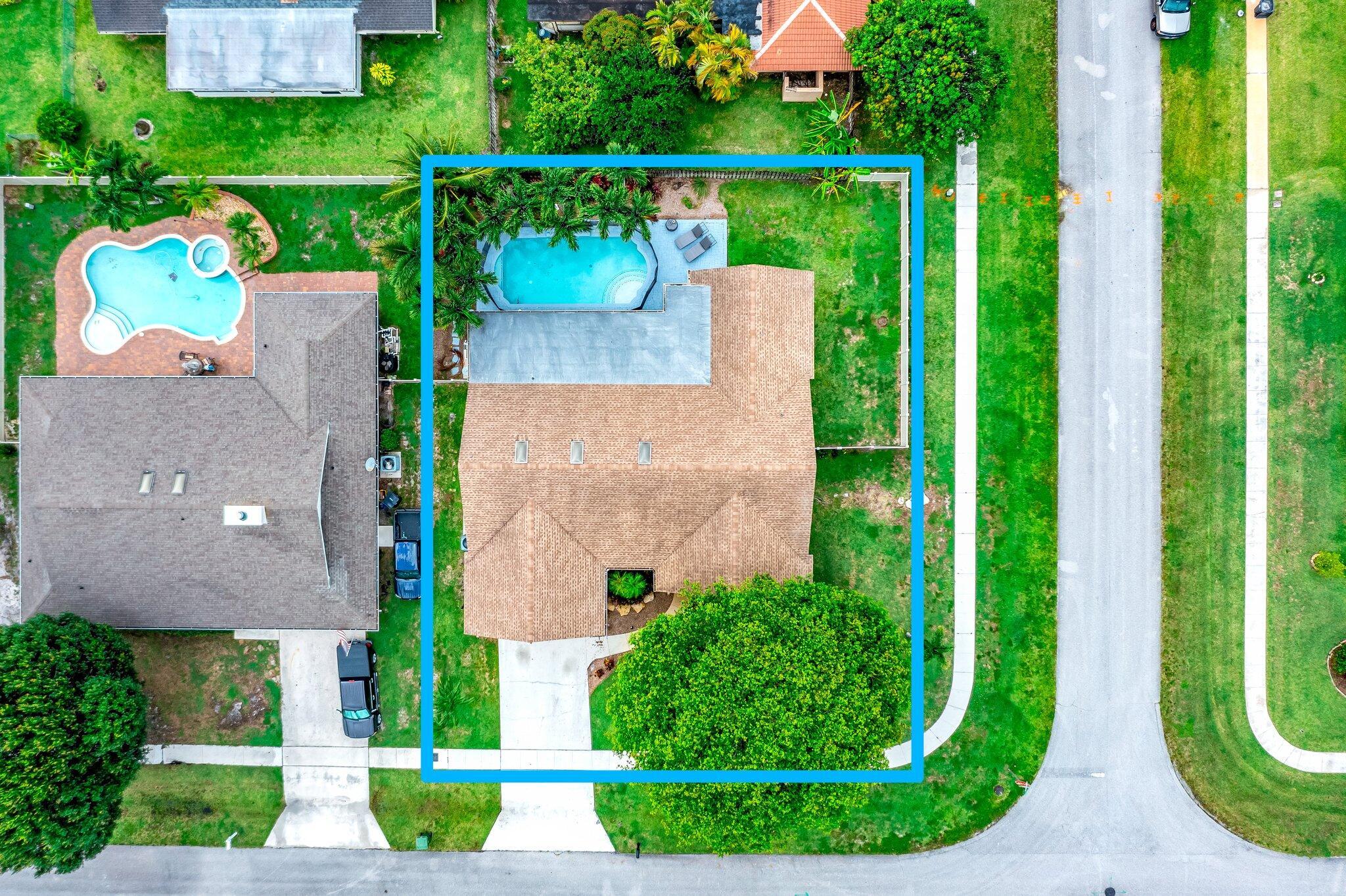SUGAR POND MANOR OF WELLINGTON - Residential