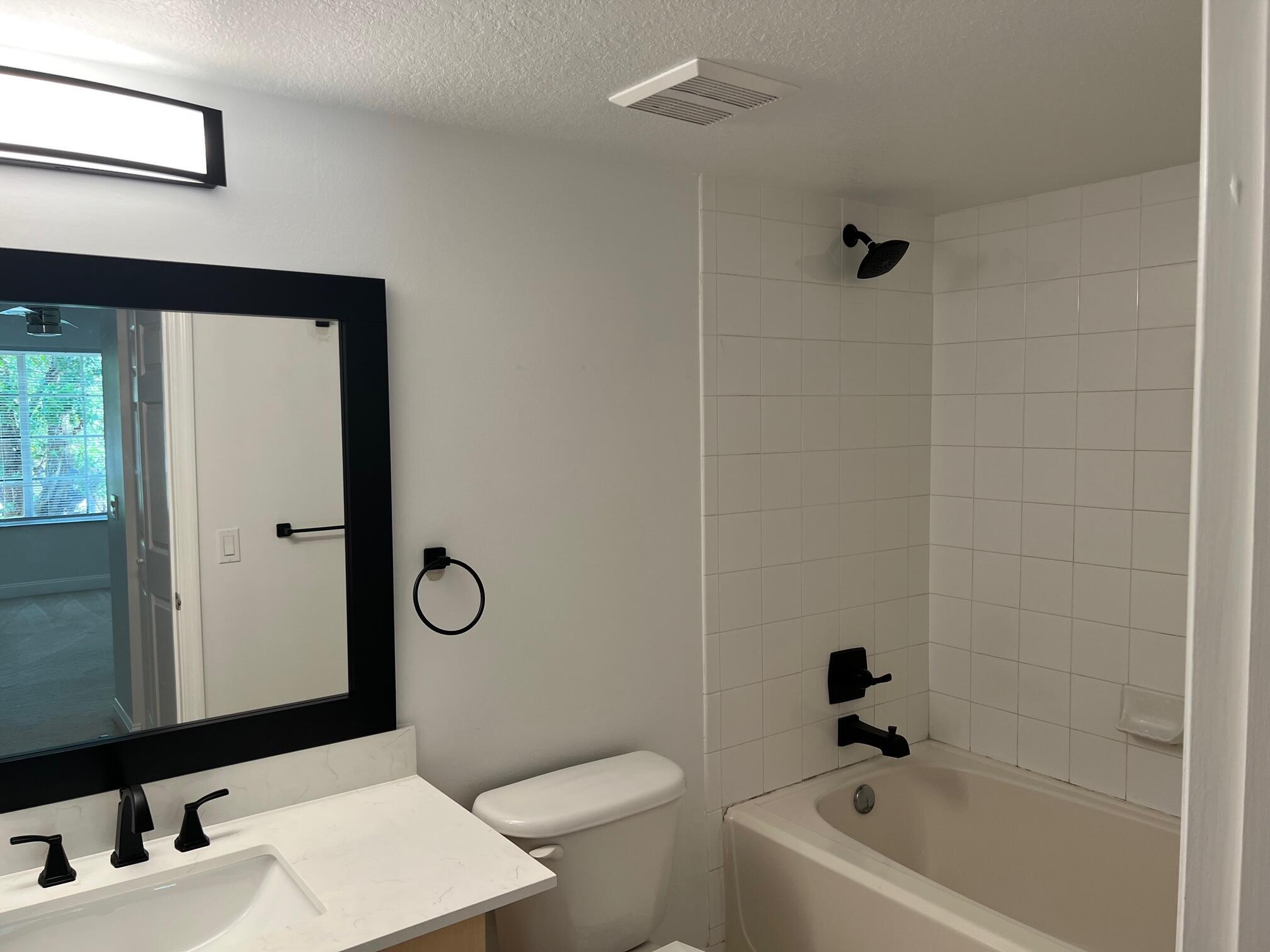 EMERALD ISLE AT LAGUNA LAKES CONDO - Residential Lease