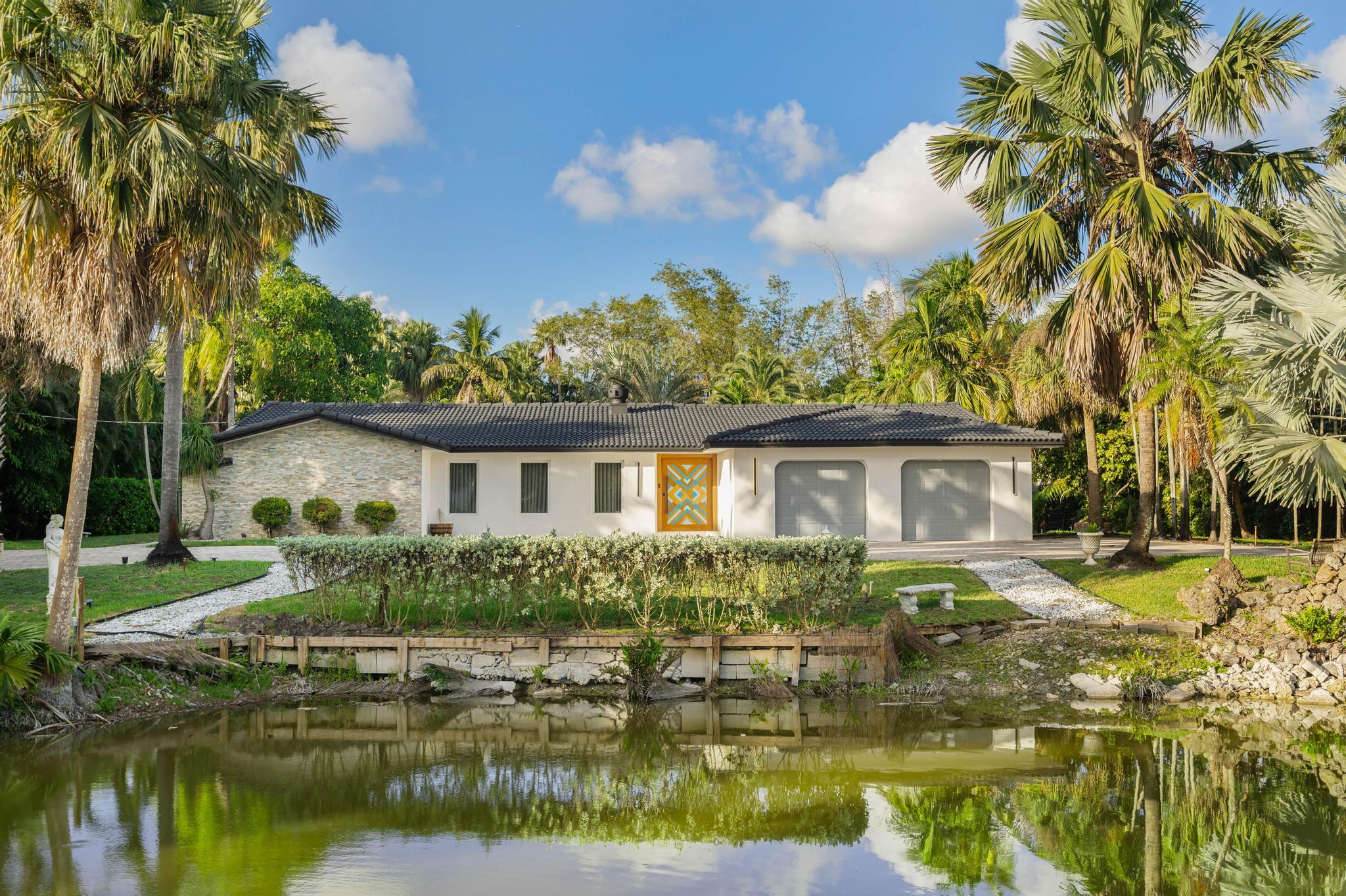 PLANTATION ACRES - Residential