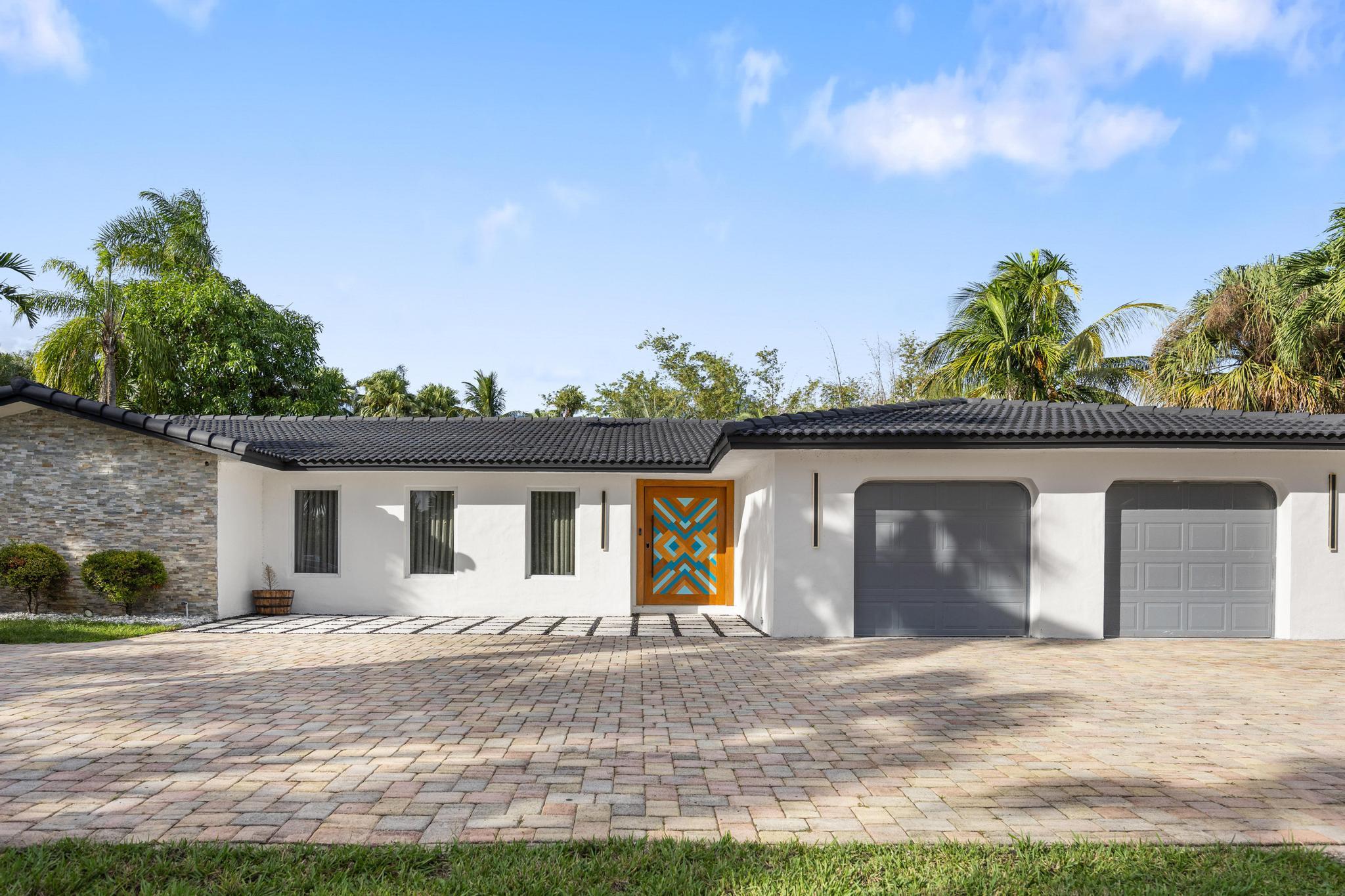 PLANTATION ACRES - Residential