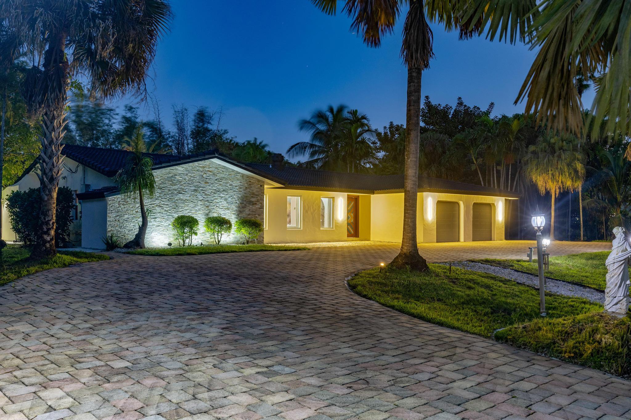 PLANTATION ACRES - Residential