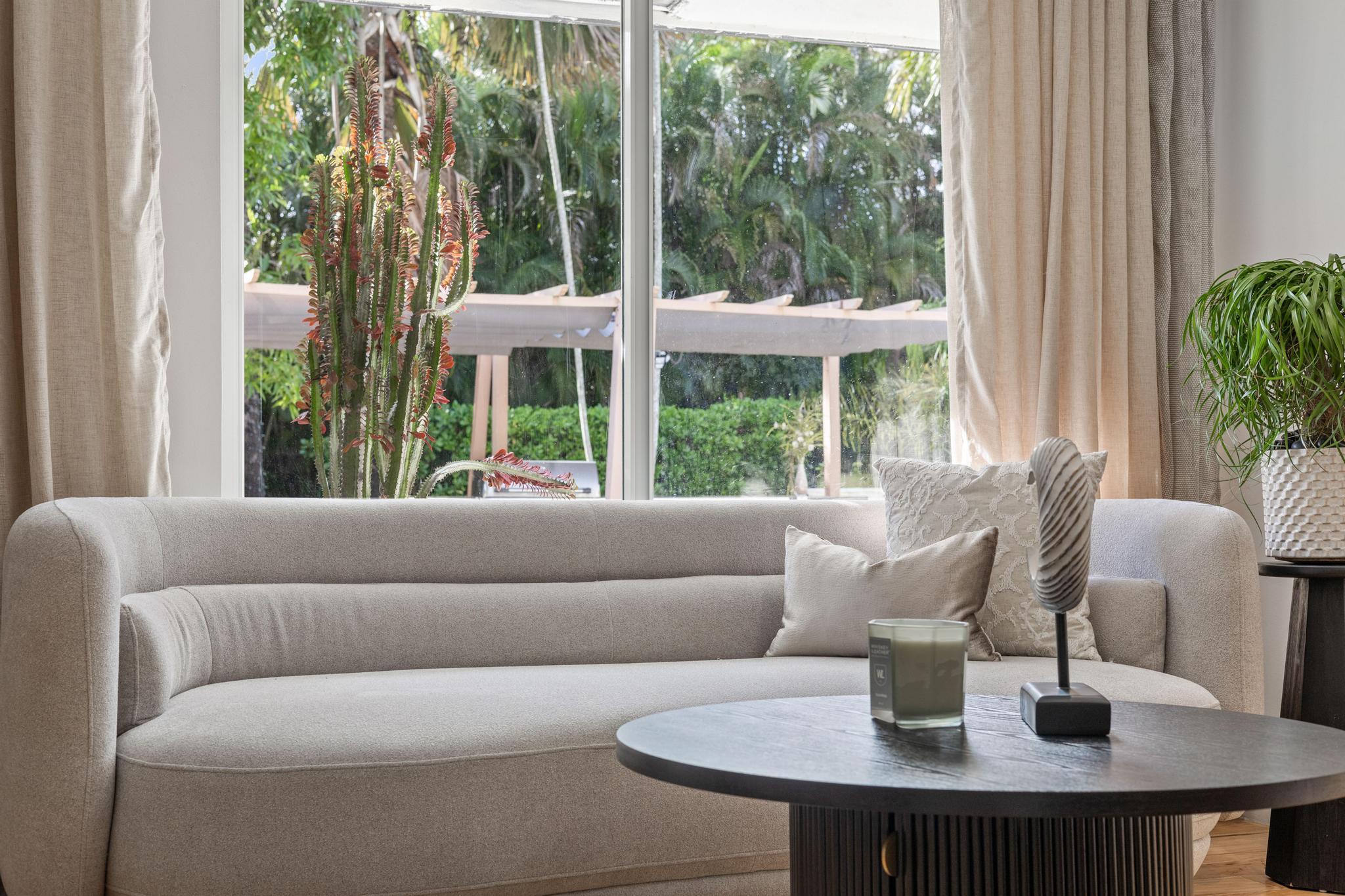 PLANTATION ACRES - Residential