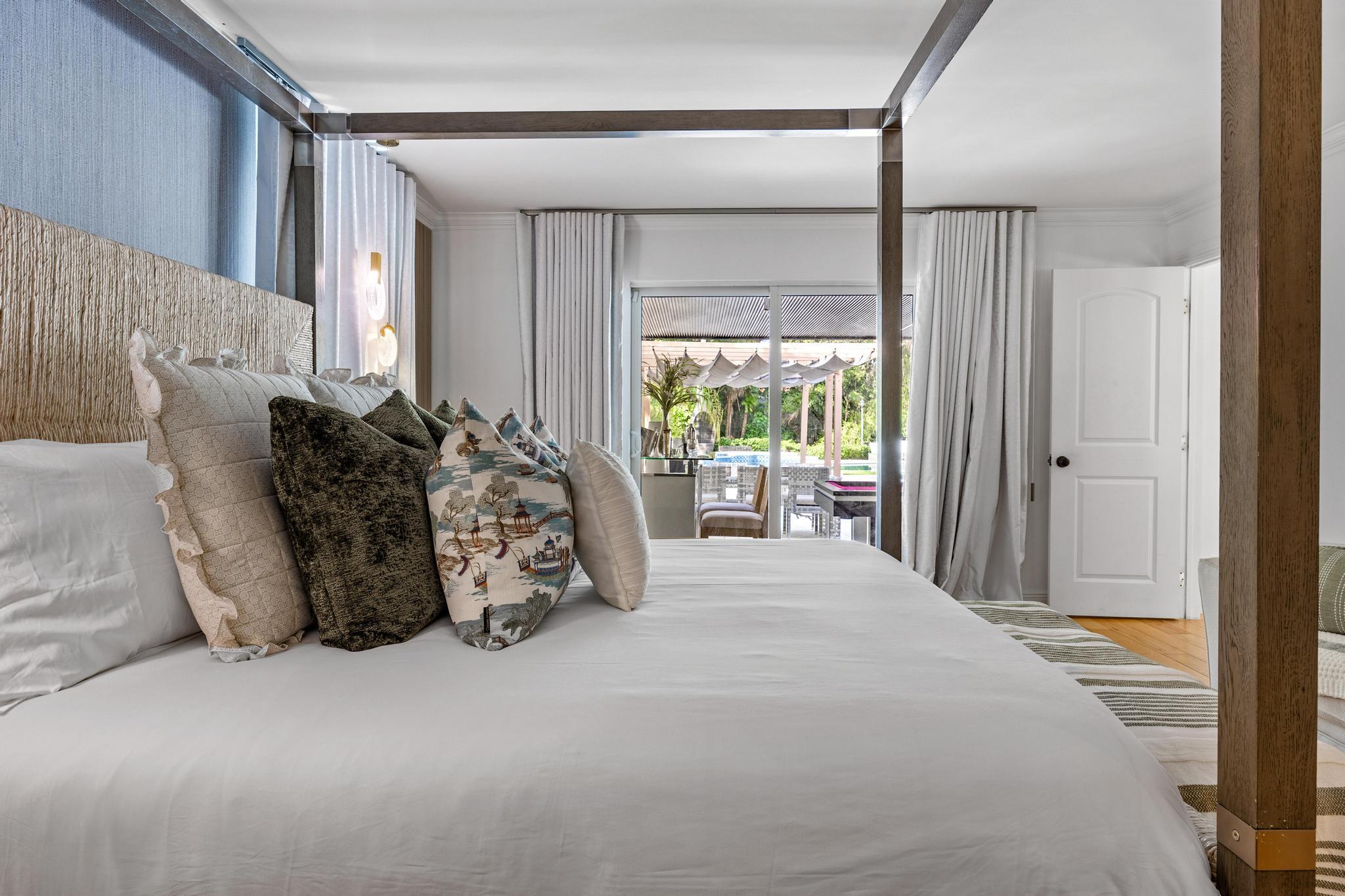 PLANTATION ACRES - Residential