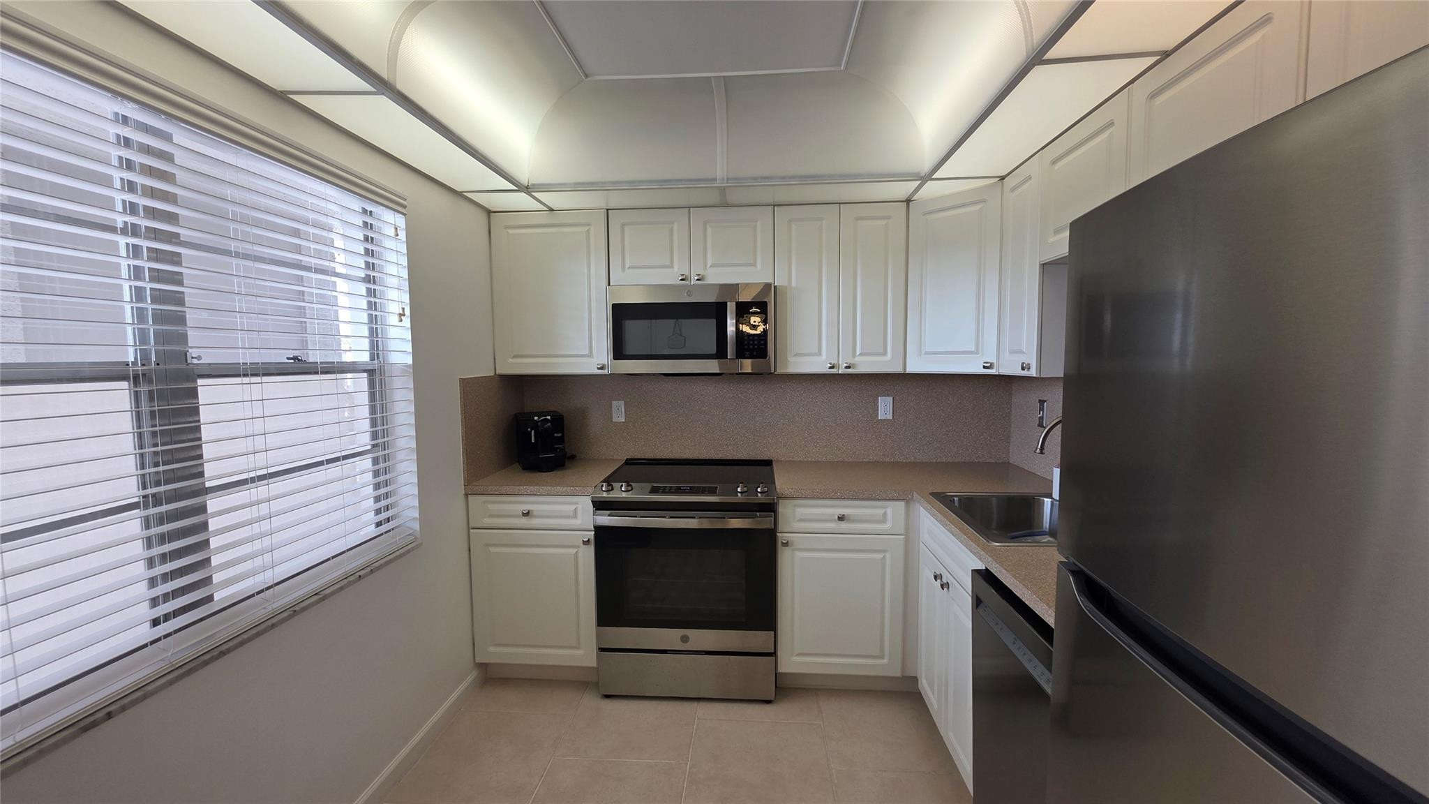 CYPRESS CHASE CONDO NO 4 - Residential