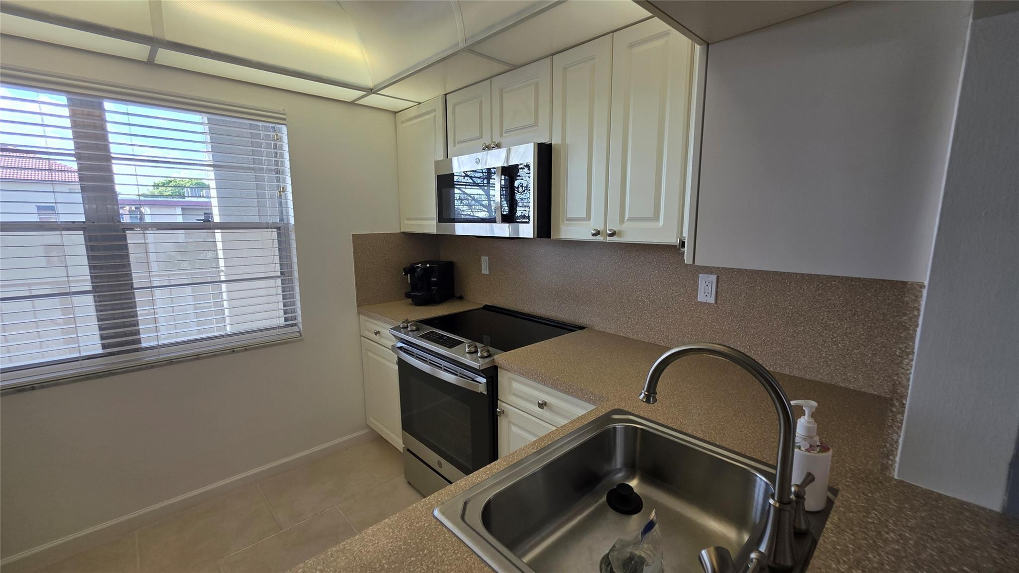 CYPRESS CHASE CONDO NO 4 - Residential